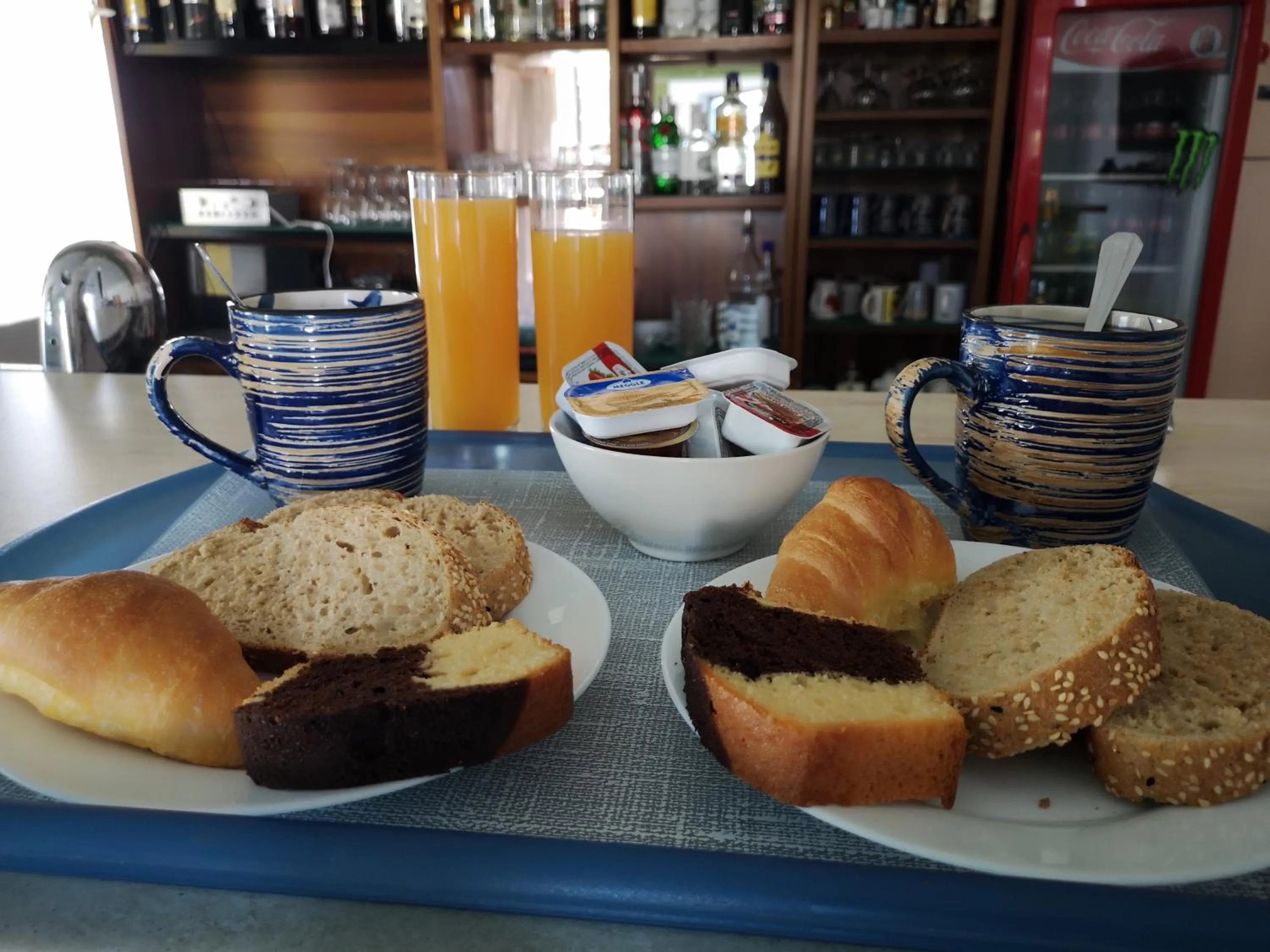 Breakfast in Ilios and Irene