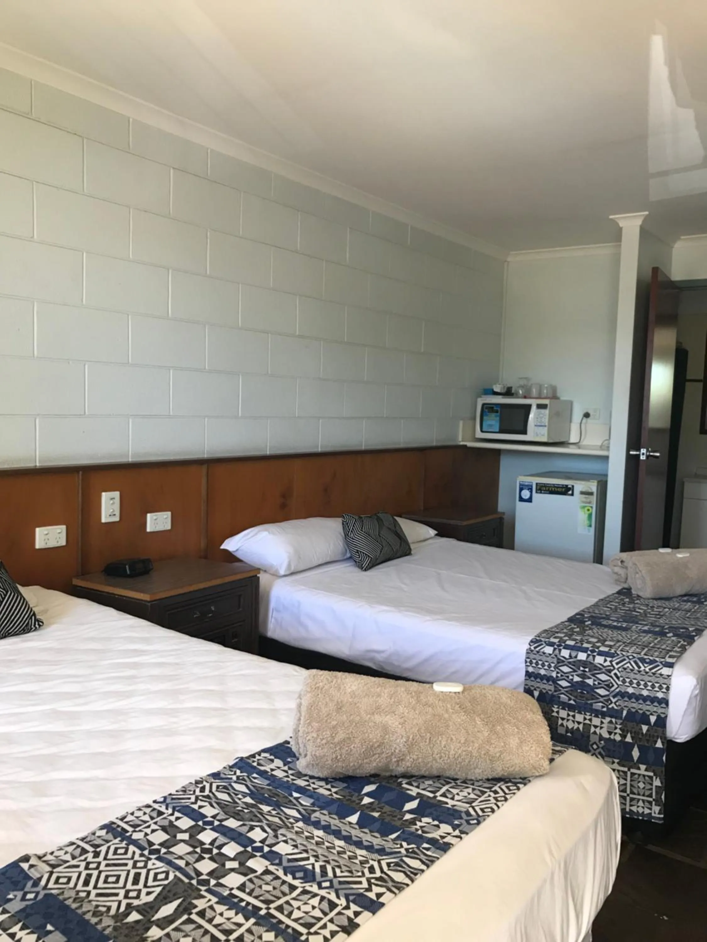 Bed in Longreach Most Central Motel