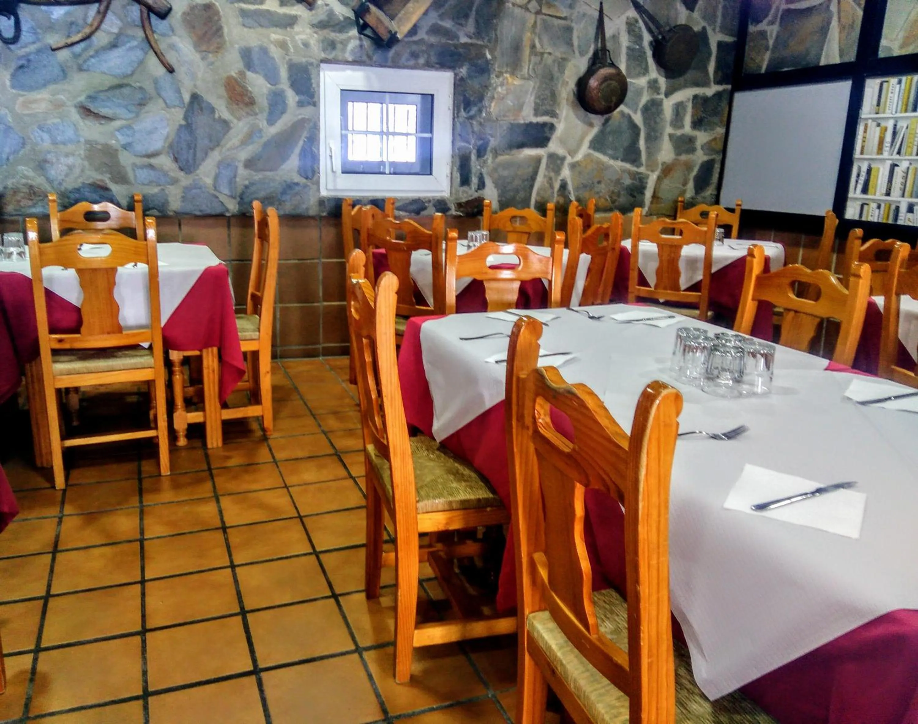Restaurant/places to eat in Hotel Montesol Arttyco