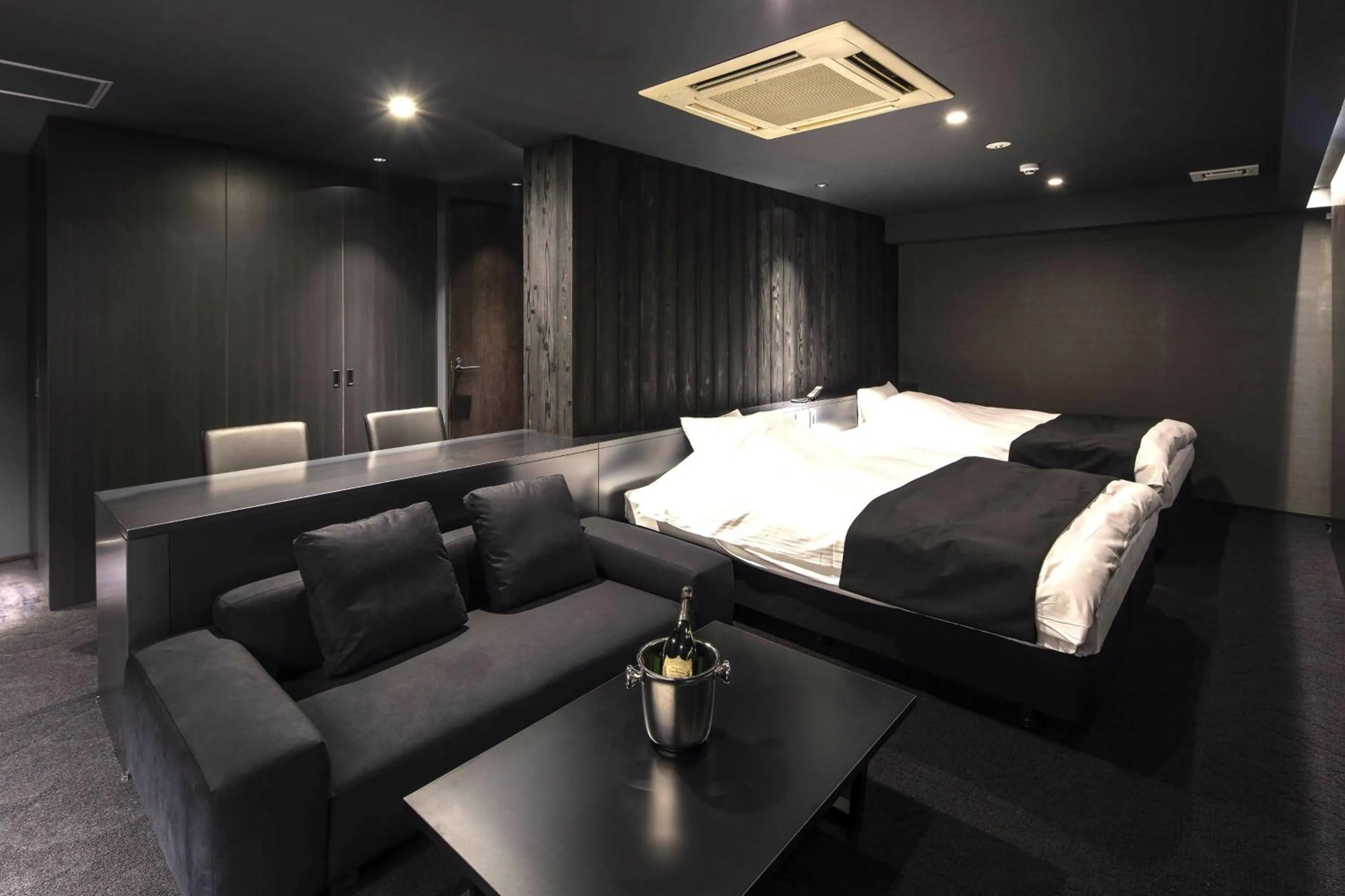 Photo of the whole room, Bed in Hotel THE Grandee Shinsaibashi Namba