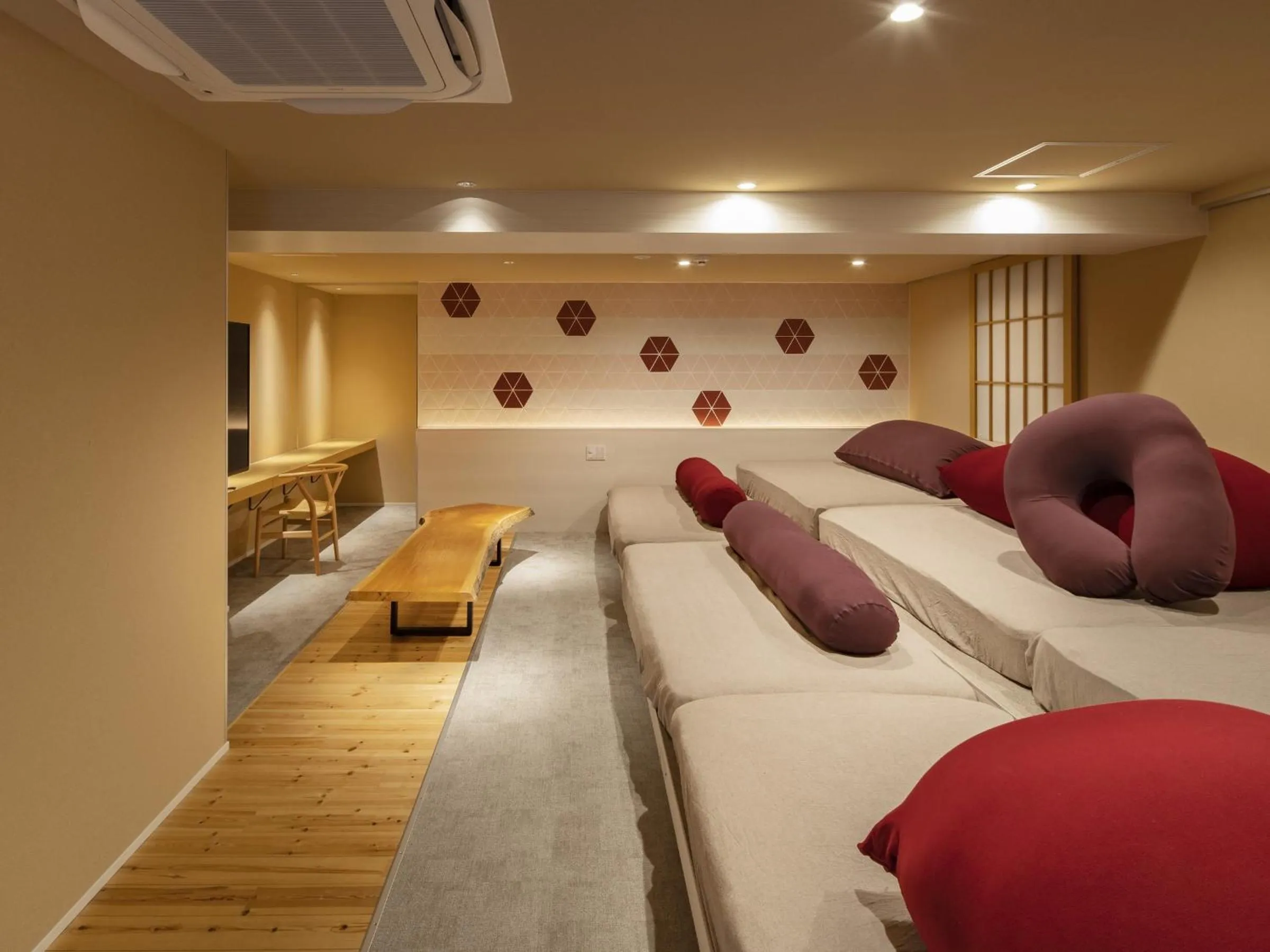 Living room, Bed in Hotel THE Grandee Shinsaibashi Namba