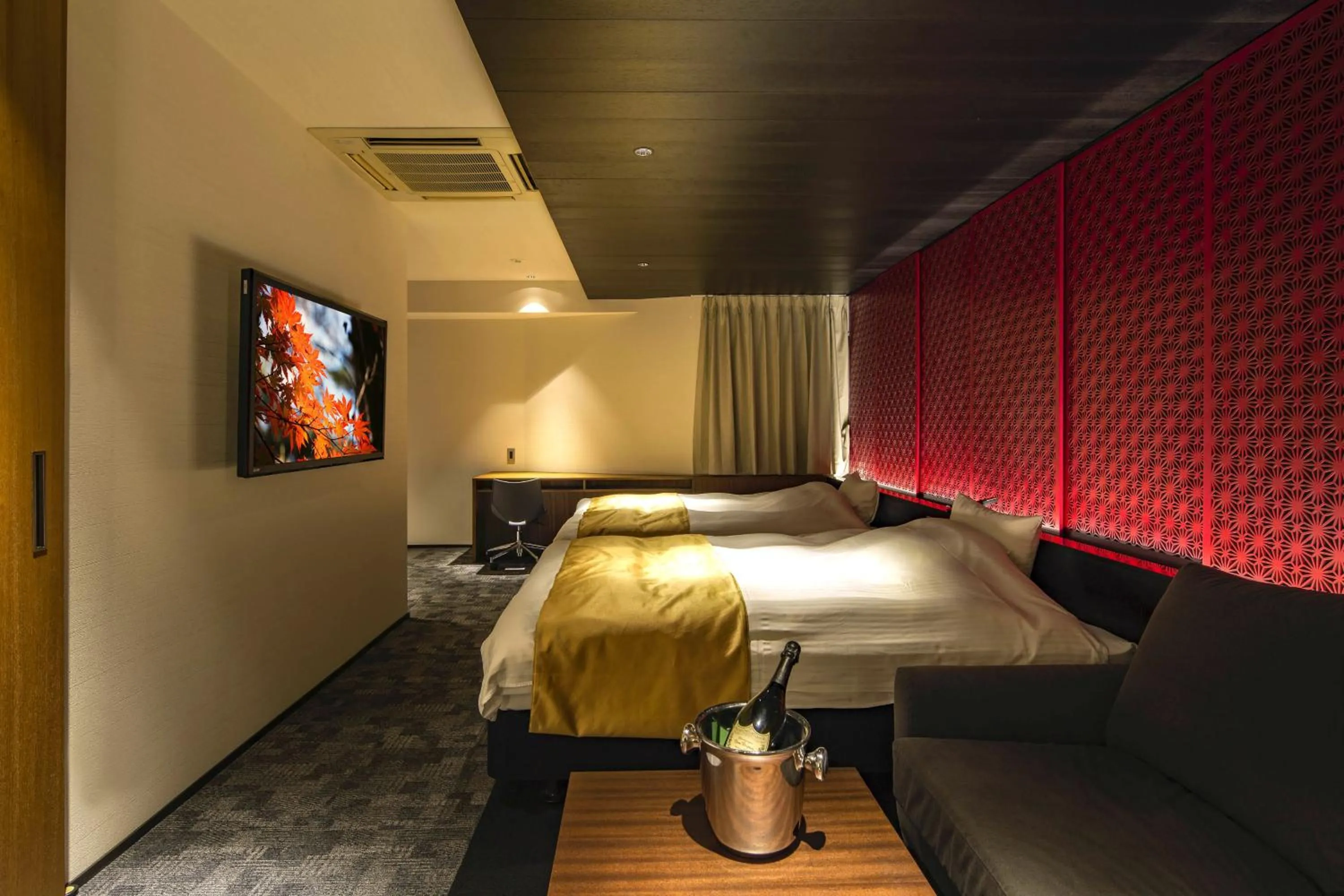 Photo of the whole room, Bed in Hotel THE Grandee Shinsaibashi Namba