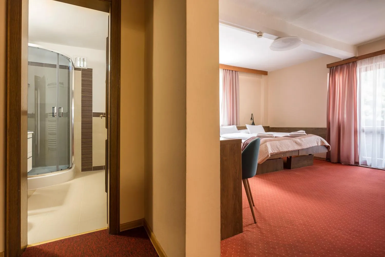 Photo of the whole room in Hotel Post Fusch