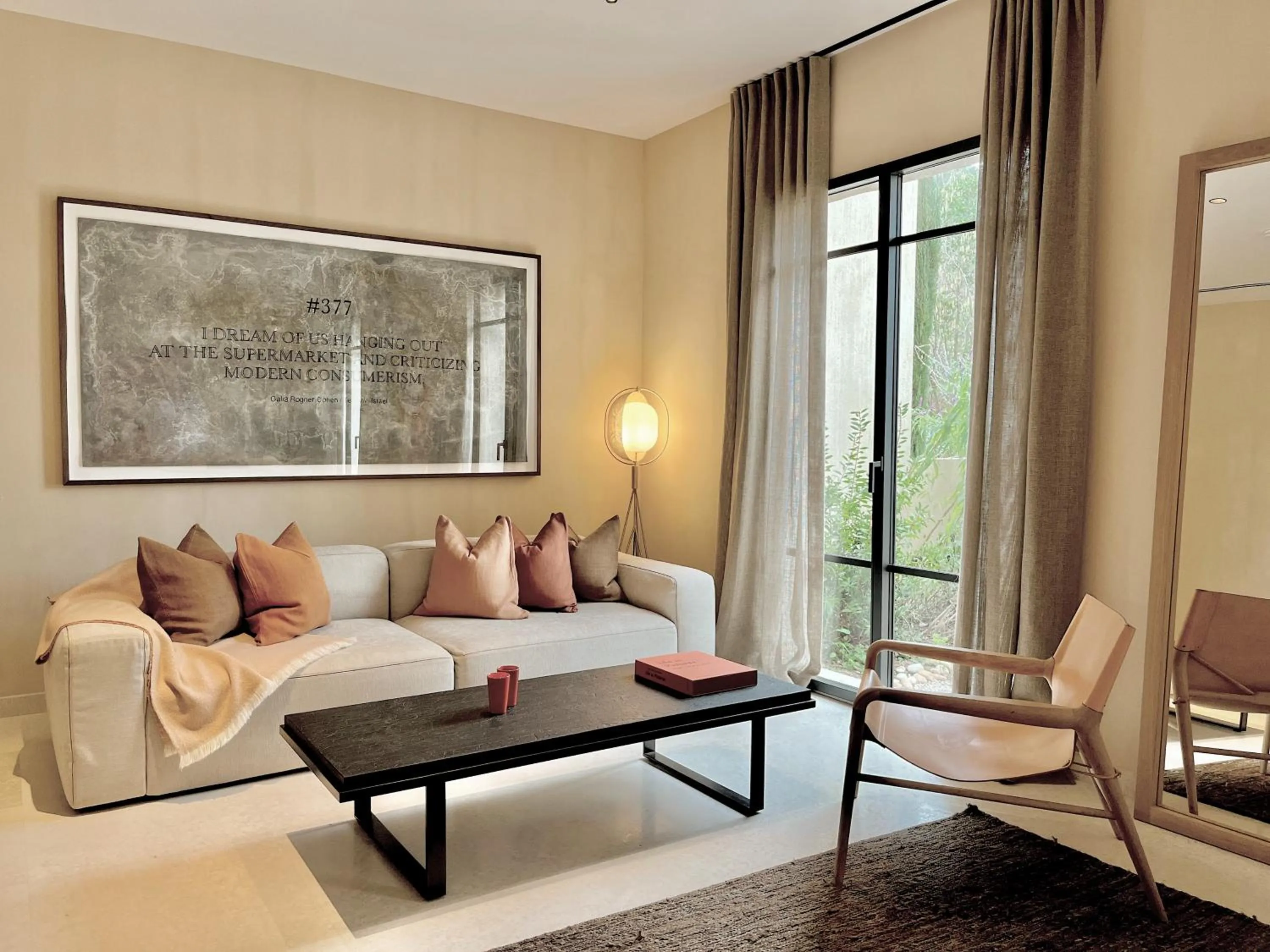 Seating area in Toile Blanche