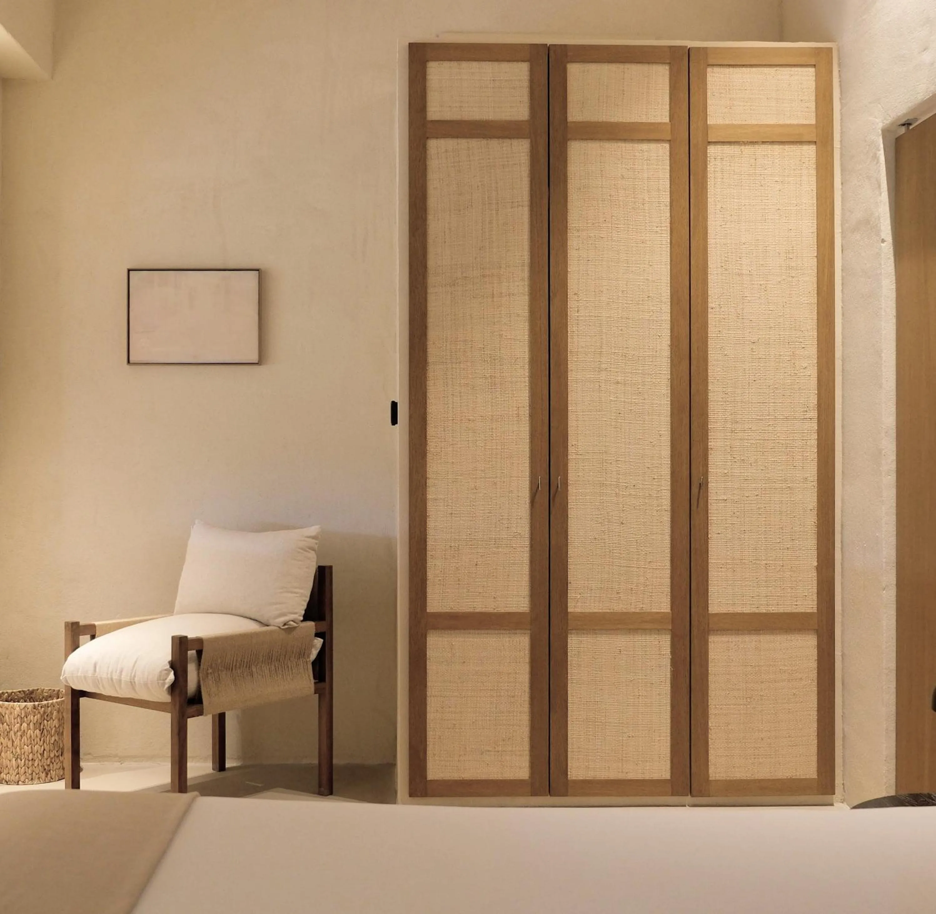 wardrobe, Bed in Toile Blanche