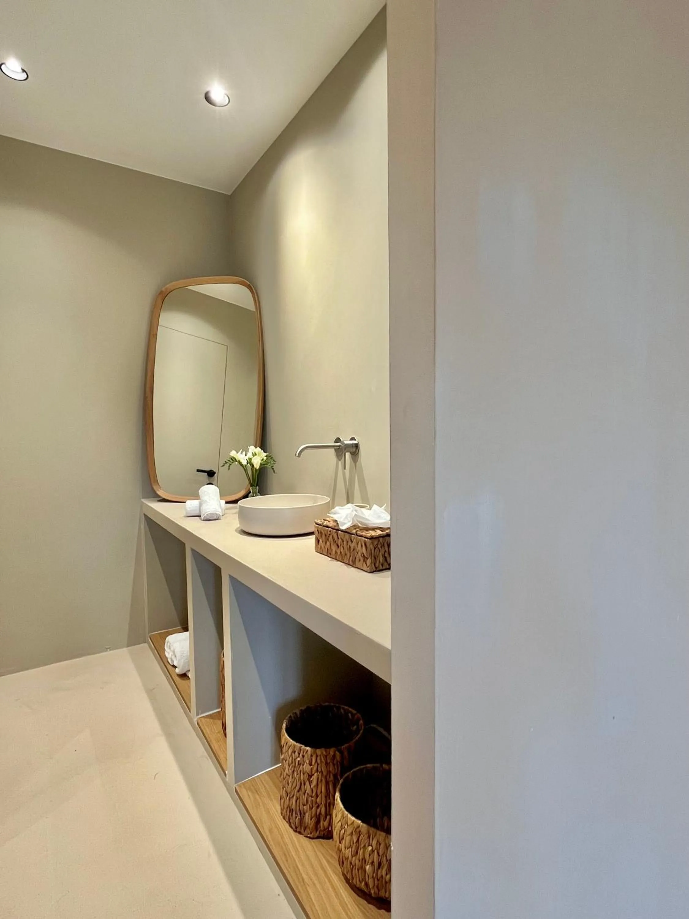 Bathroom in Toile Blanche