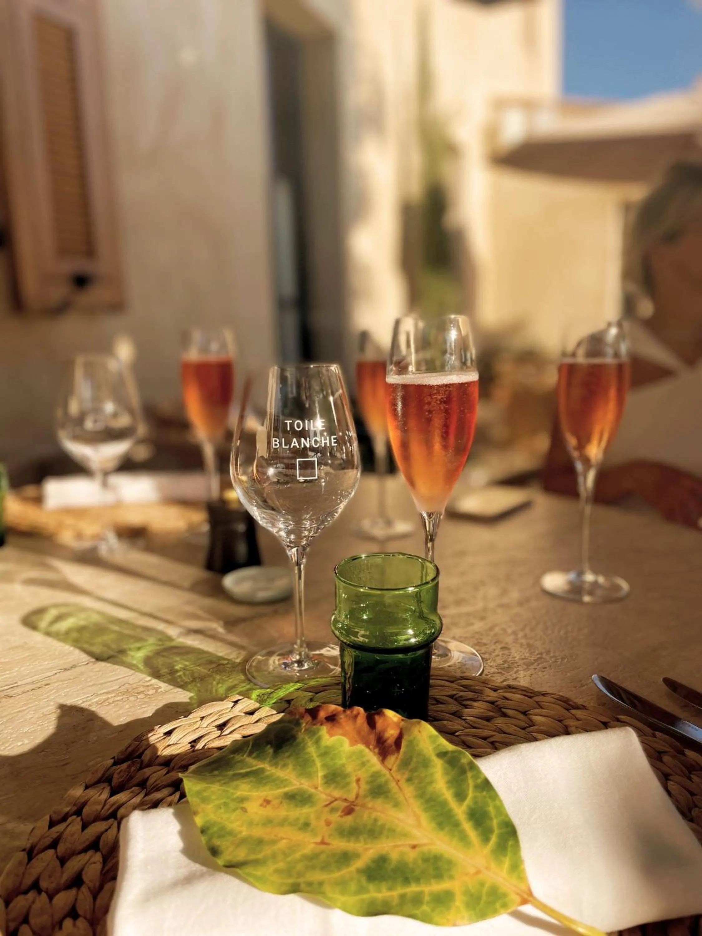 Drinks in Toile Blanche