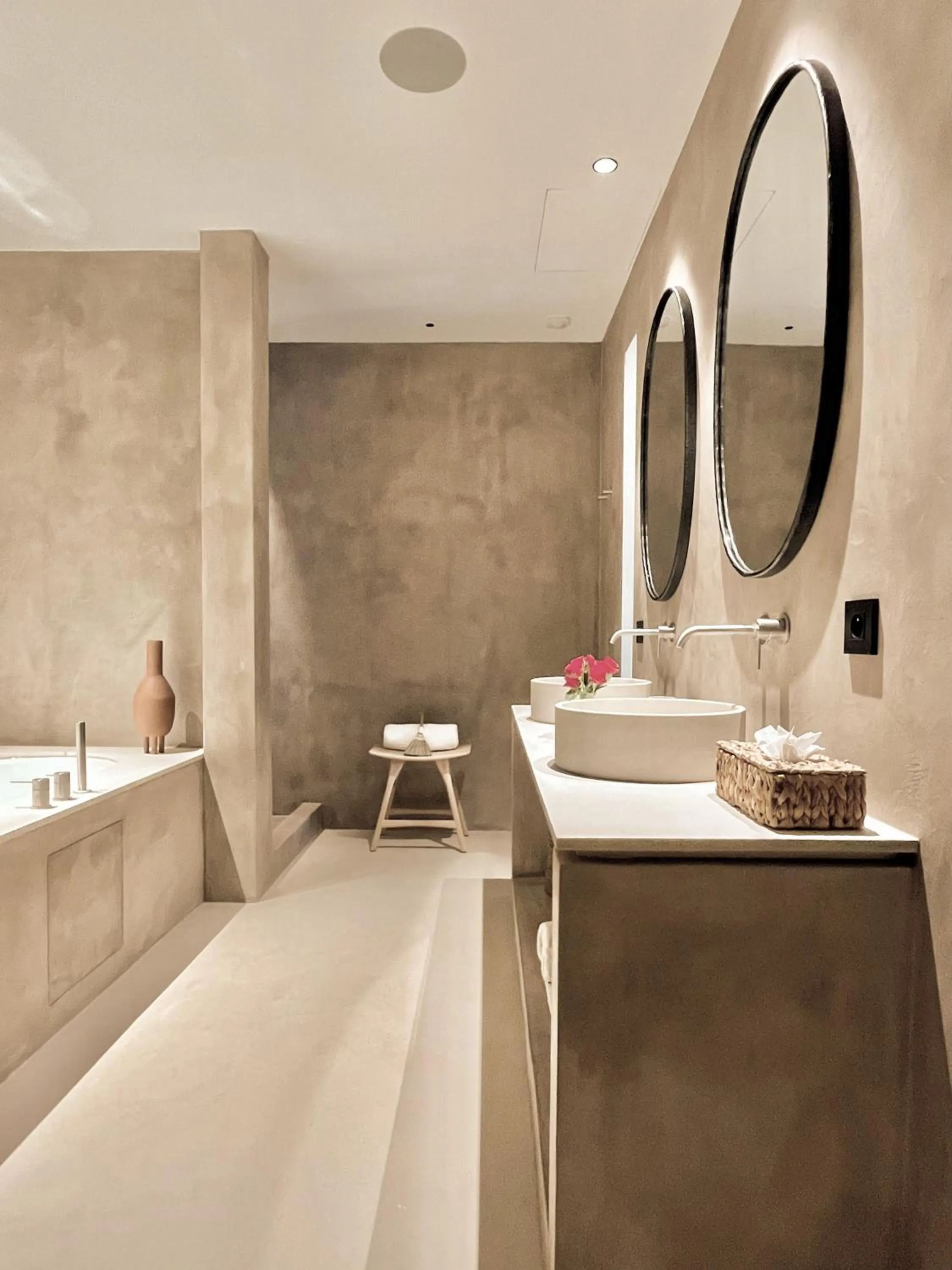 Bathroom in Toile Blanche