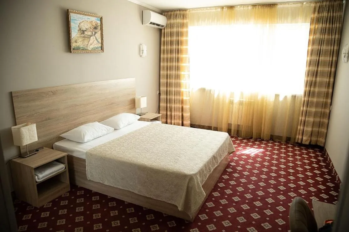 Photo of the whole room, Bed in Silk Way Hotel