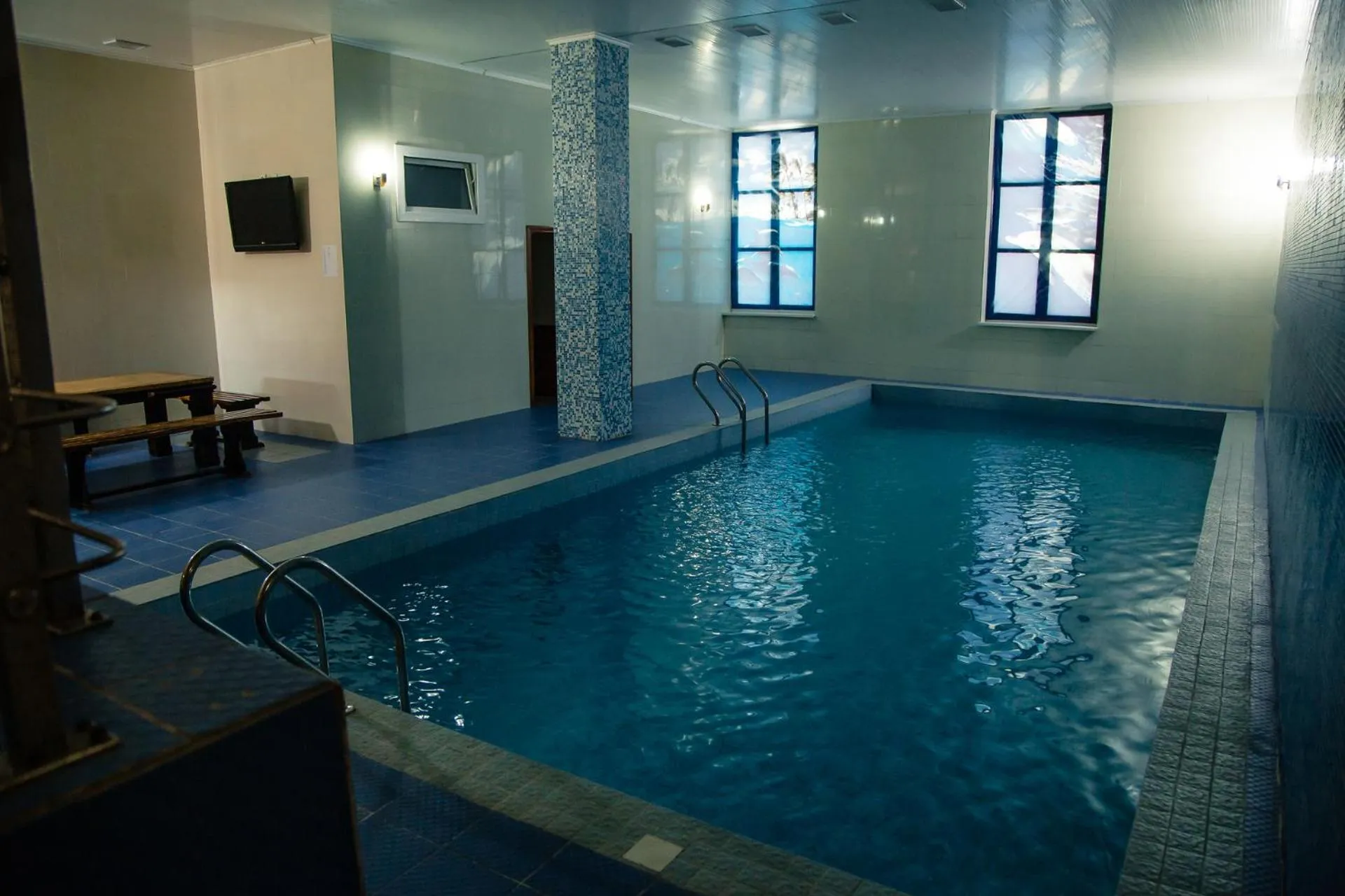 Swimming pool in Silk Way Hotel