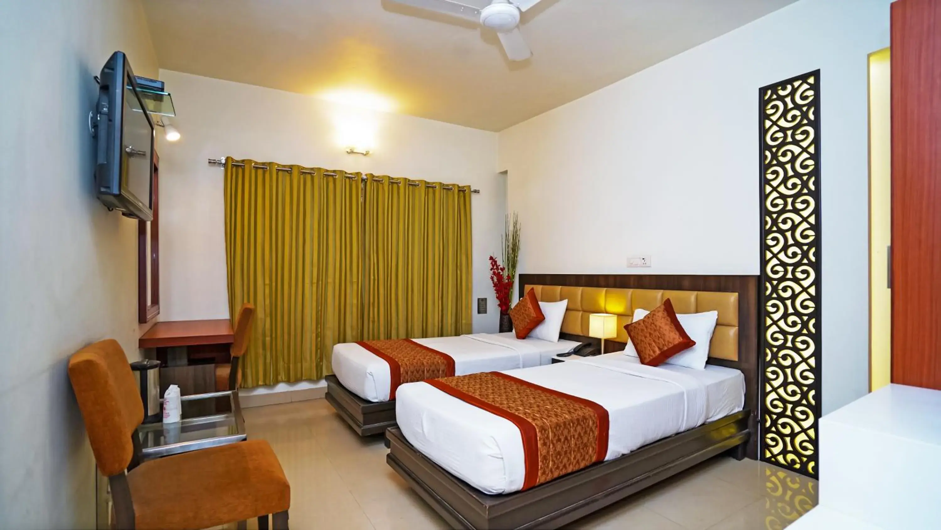 Deluxe Double Room in Hotel Pooja Palace Deluxe Double Room in Hotel Pooja Palace