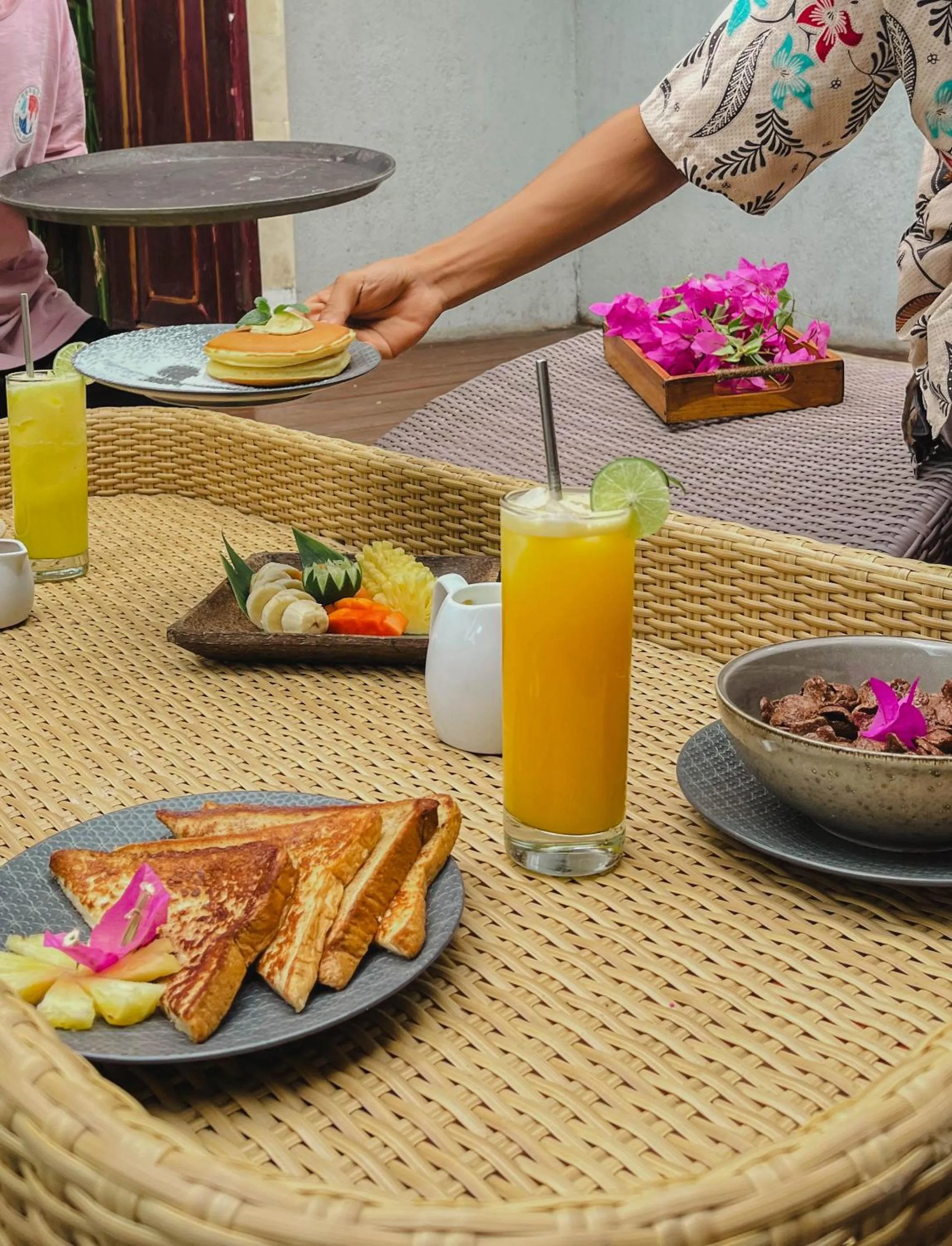 Food and drinks in Pera ONE Villas