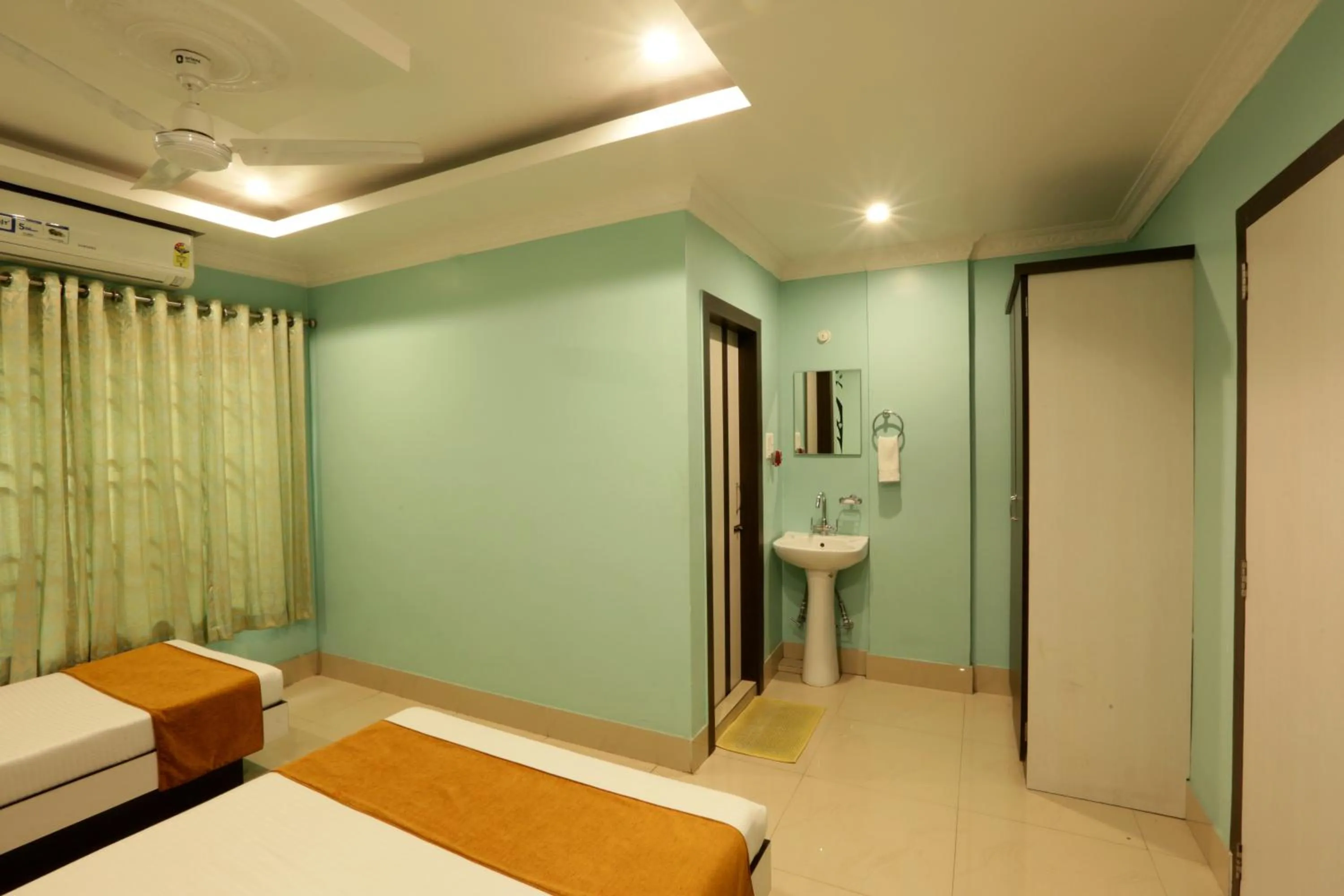 Bed in Hotel Grand Luit