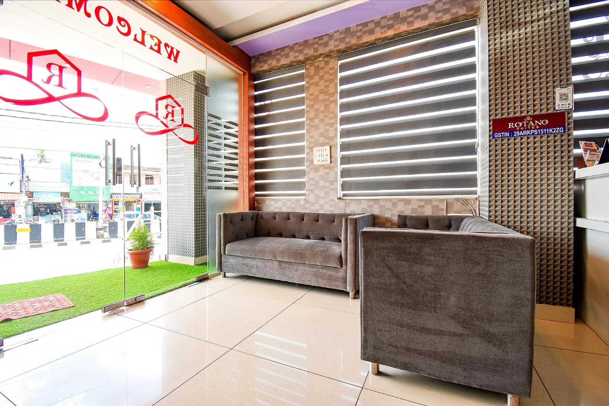 Seating area in FabHotel Rotano Suites - Yelahanka