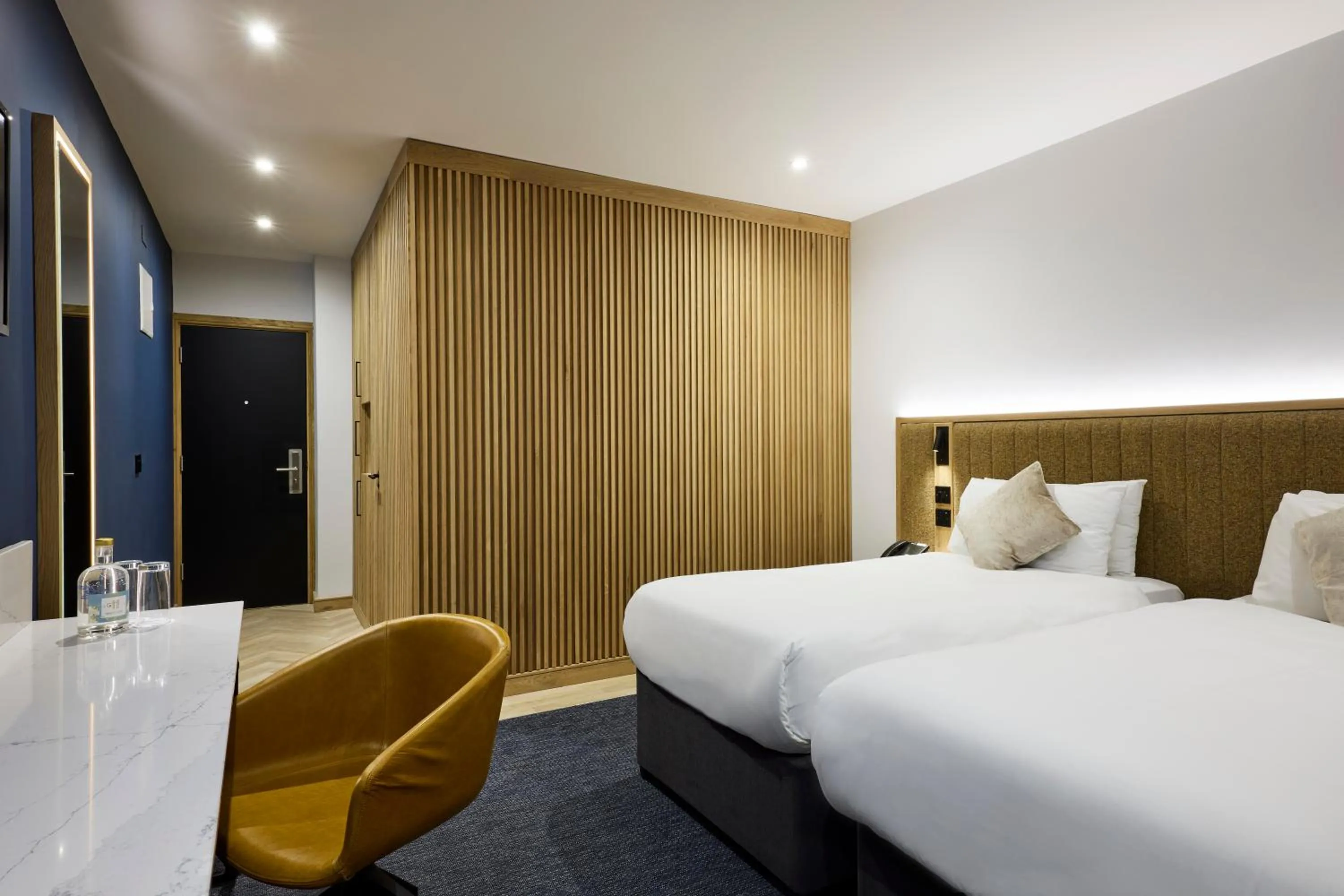 Bed in Handel's Hotel