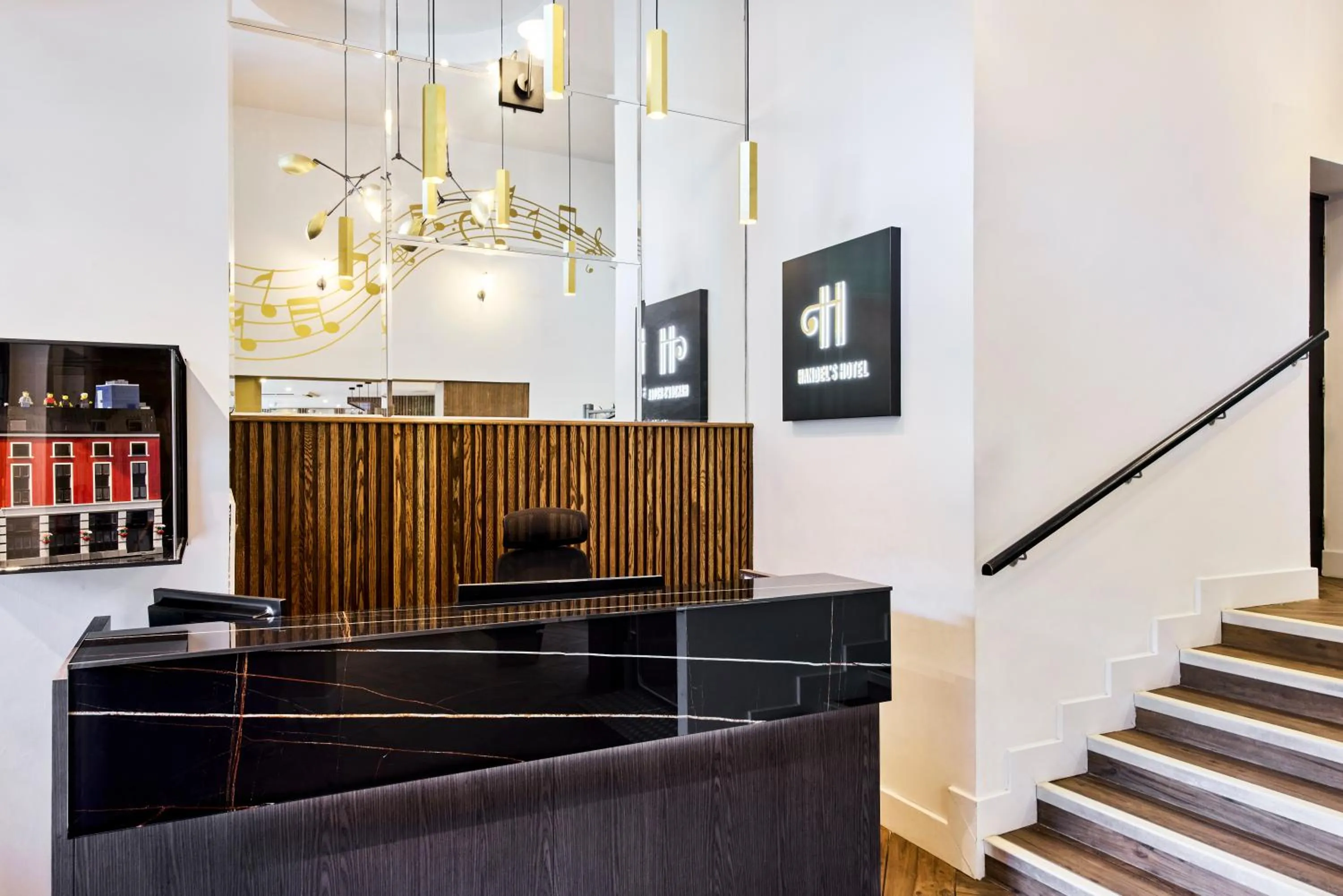 Lobby or reception in Handel's Hotel