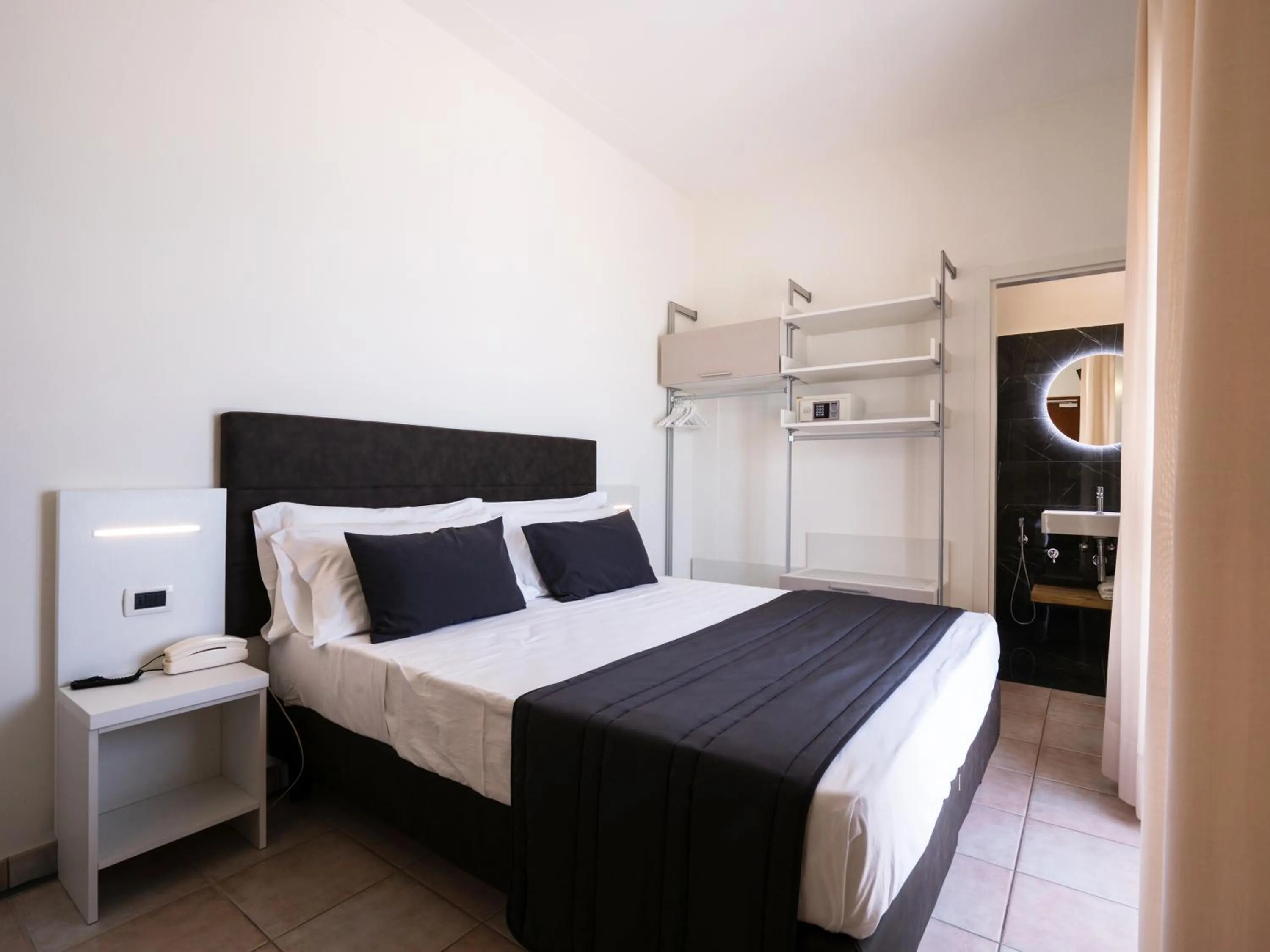 Bed in Hotel Florence