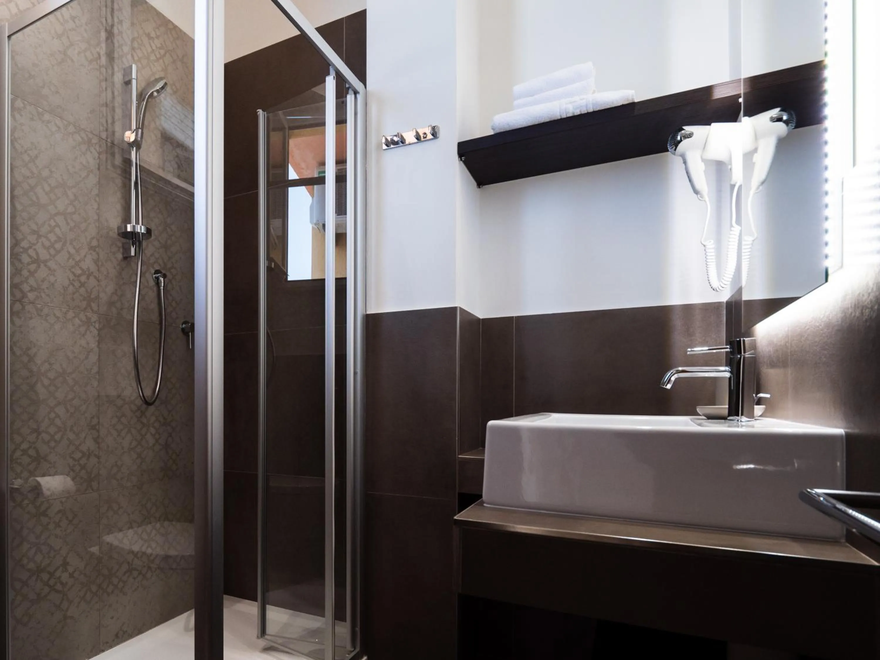 Shower in Hotel Florence
