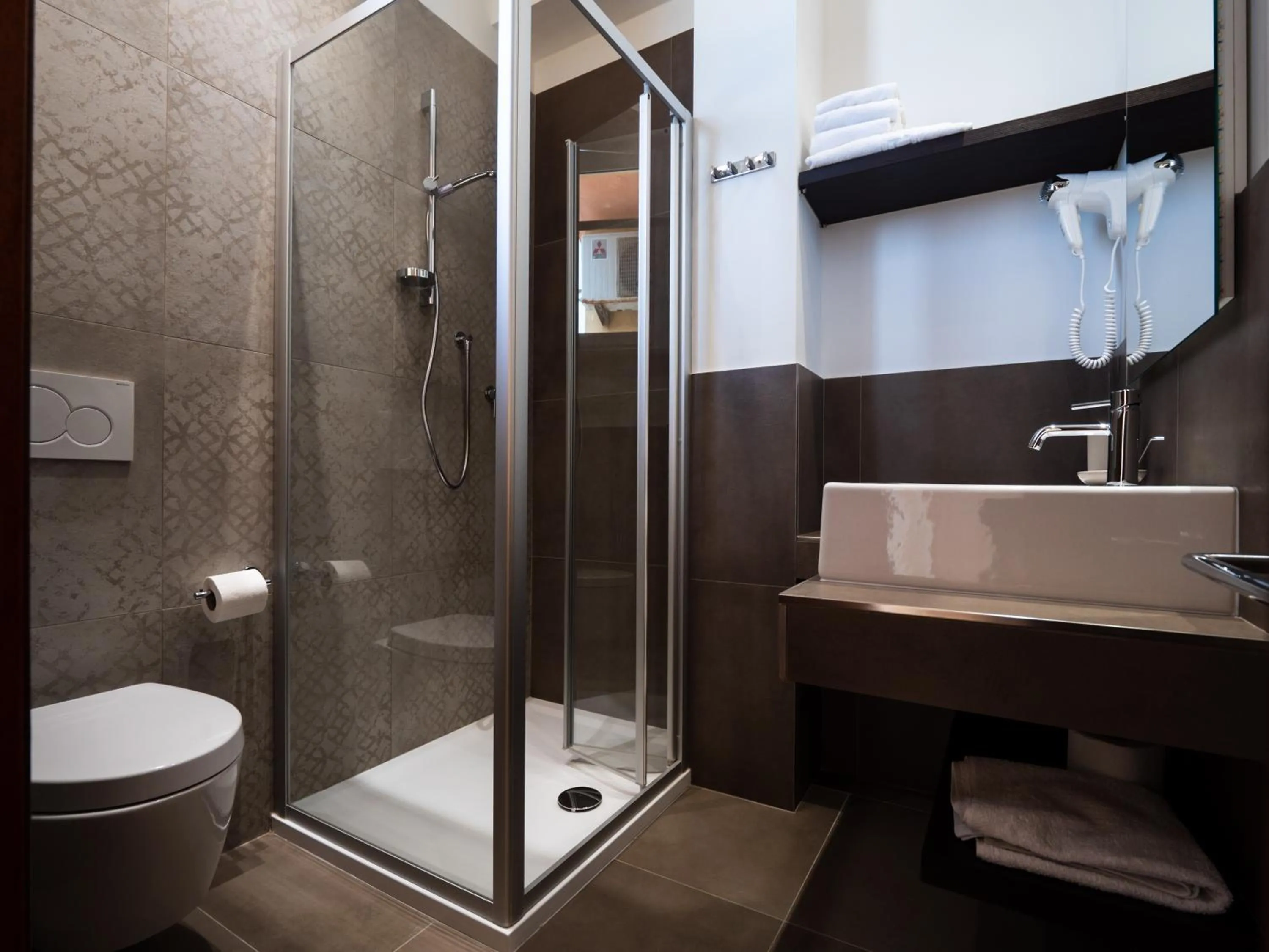 Shower in Hotel Florence