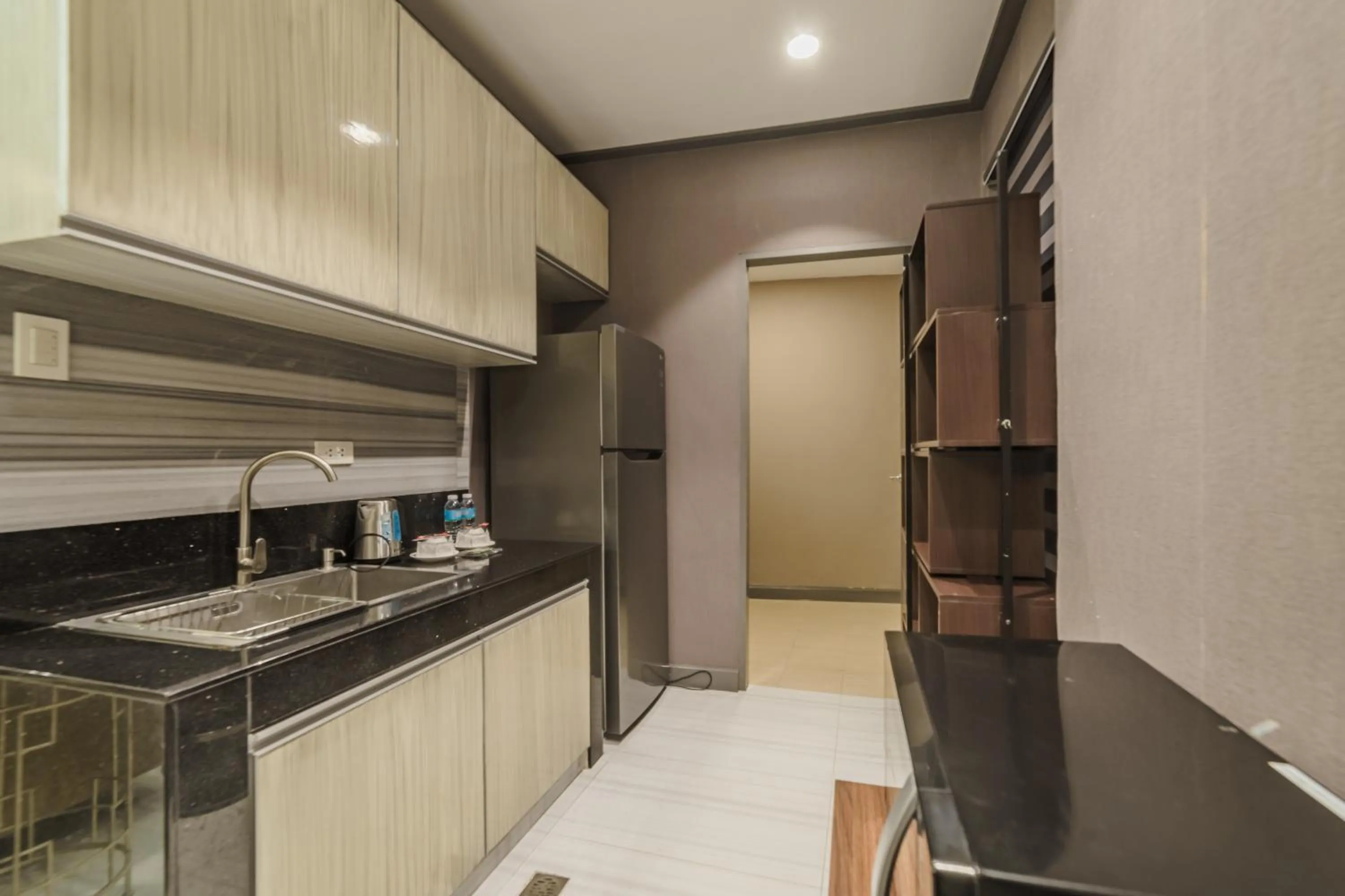 Toilet in Robertson Hotel