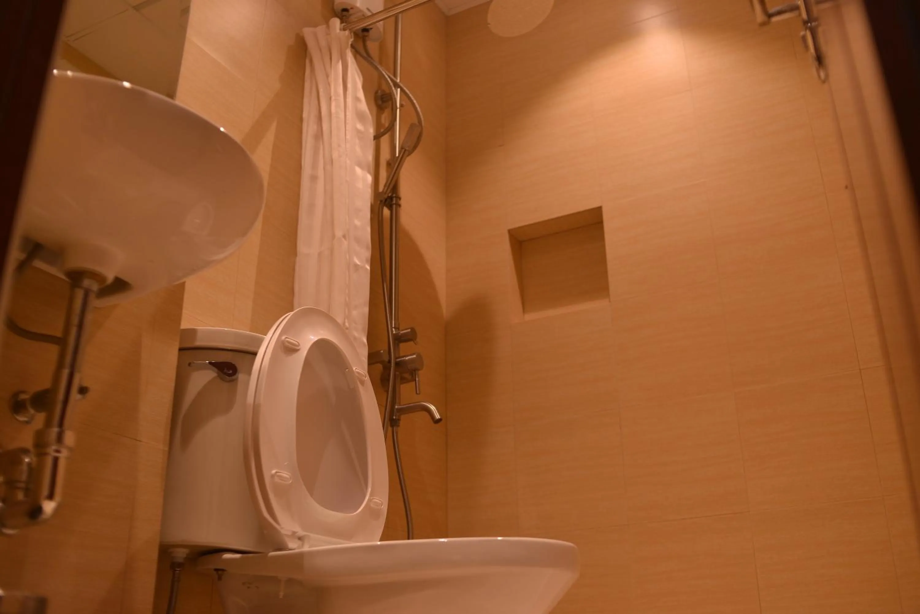 Bathroom in Robertson Hotel