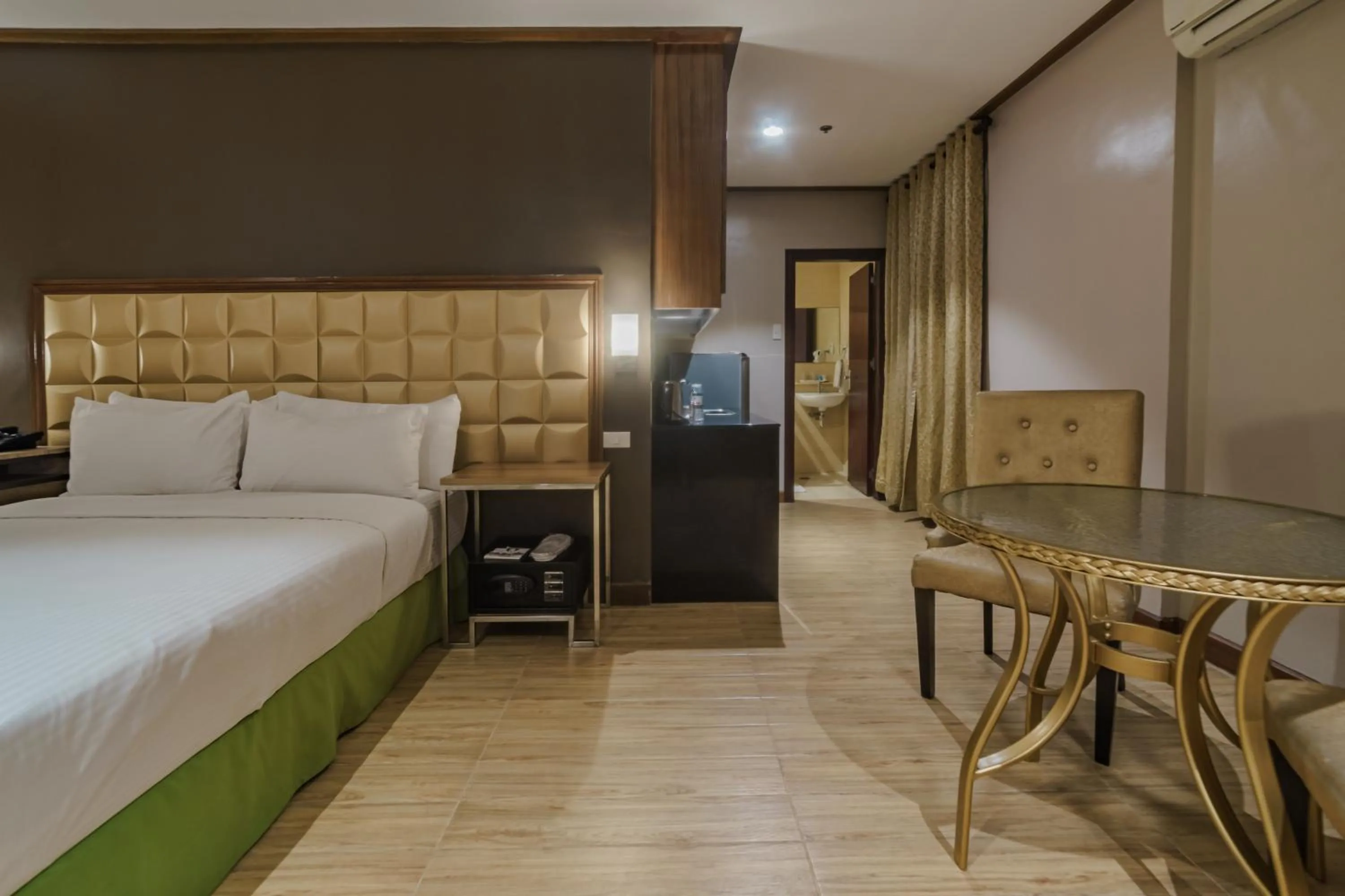 Bed in Robertson Hotel