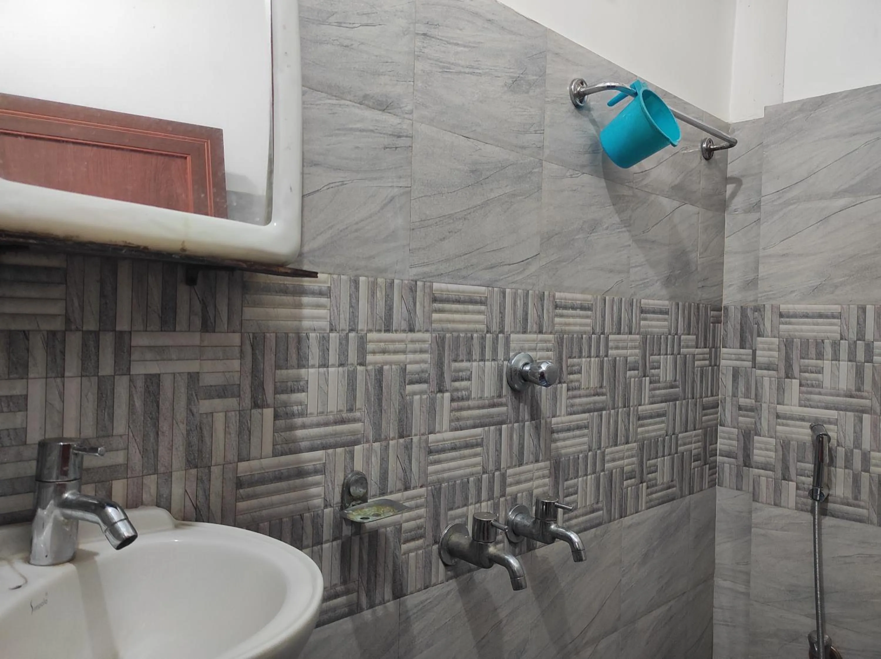 Bathroom in Hotel Indira