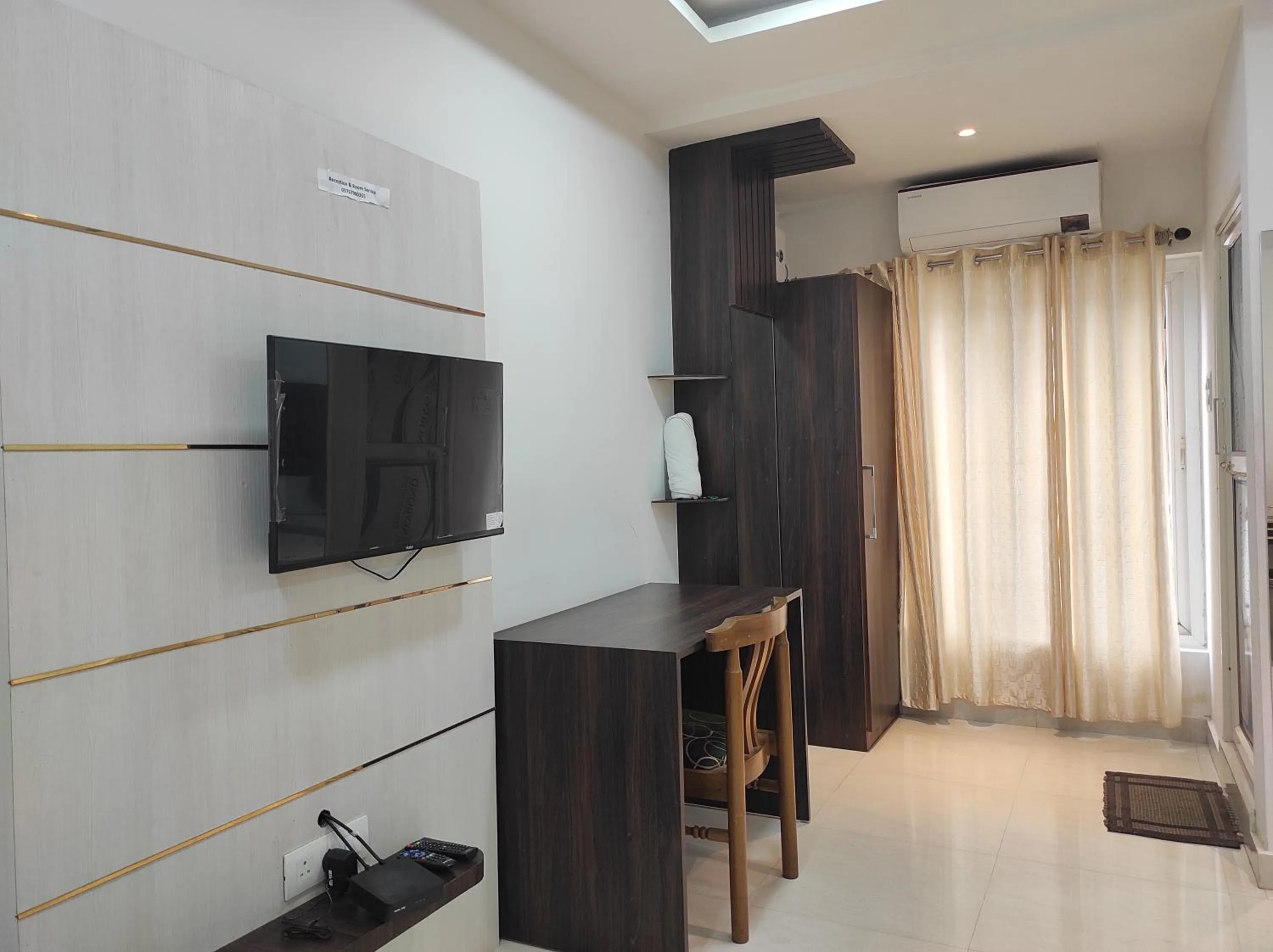 TV and multimedia in Hotel Indira