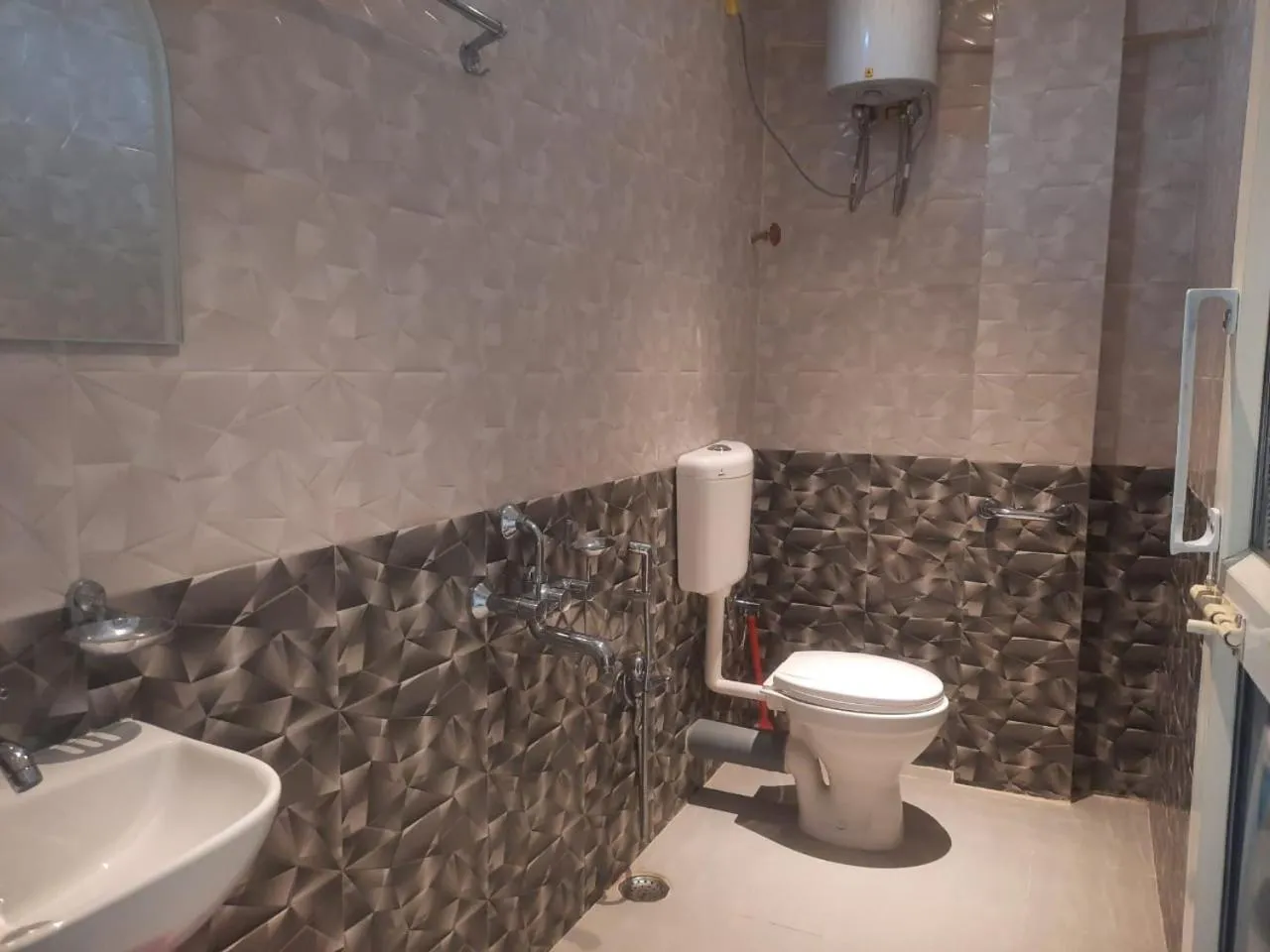 Bathroom in Hotel Indira