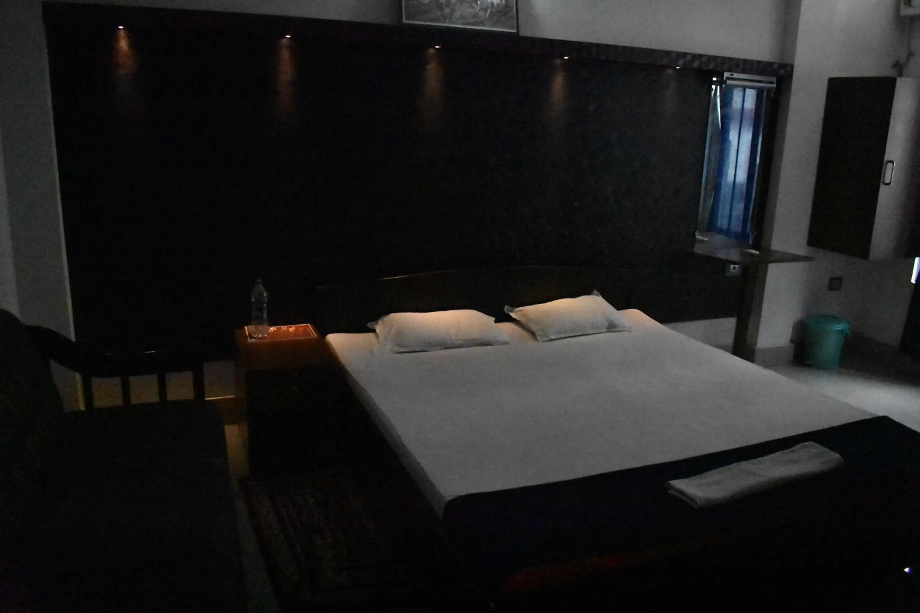 Bed in Hotel Indira