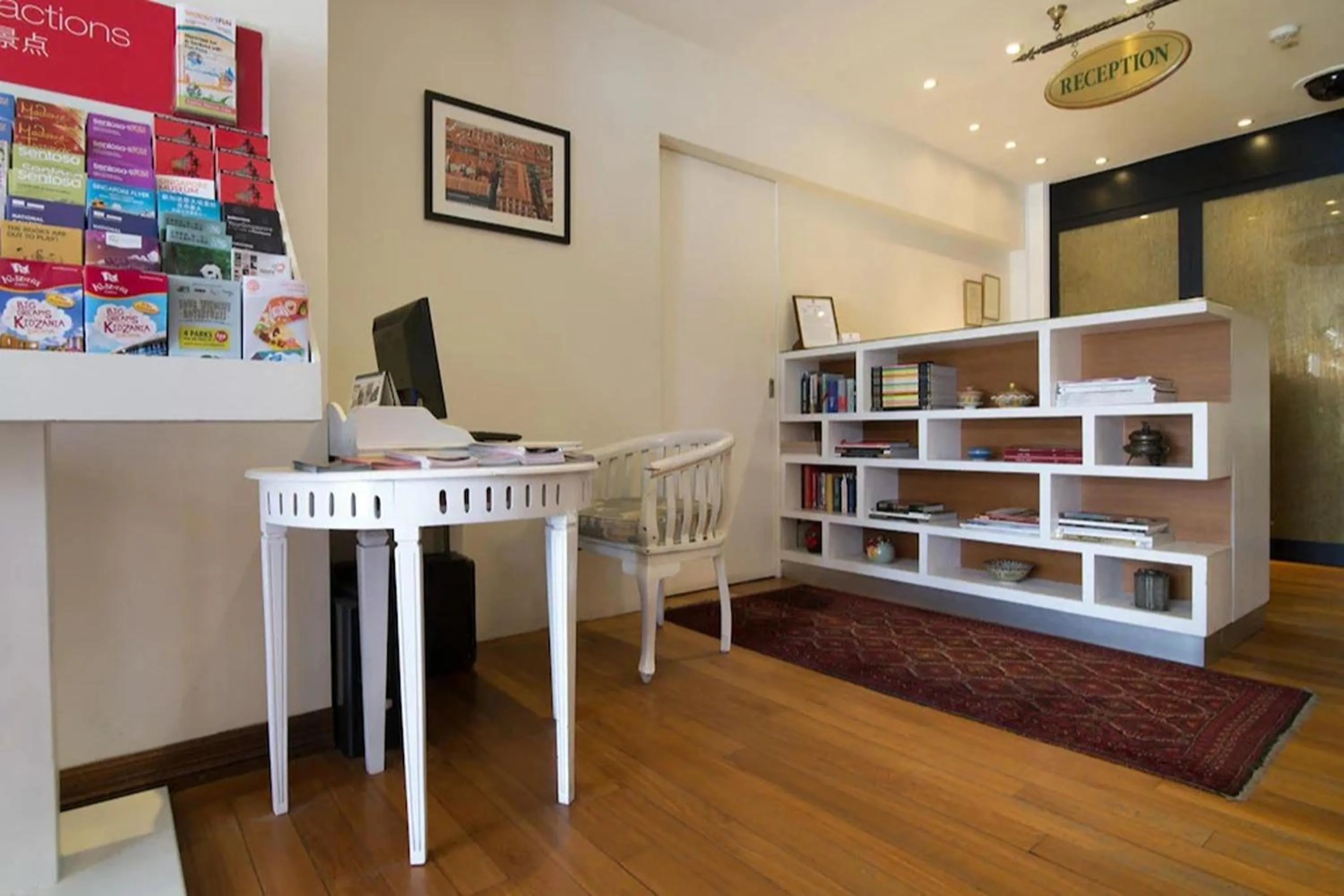 Lobby or reception in The Inn at Temple Street