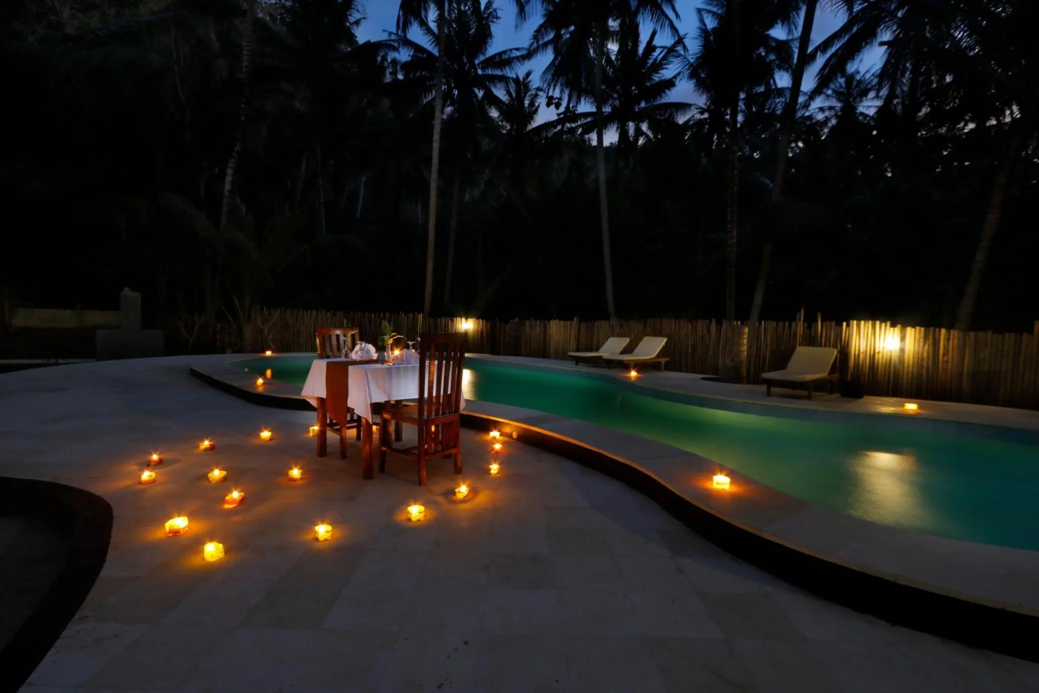 Restaurant/places to eat in Crystal Bay Villa