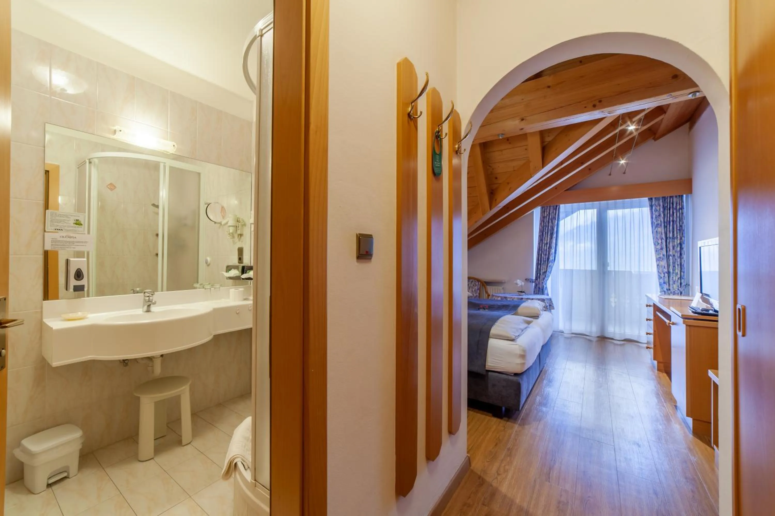 Bathroom in Frühstücks-Hotel Olympia