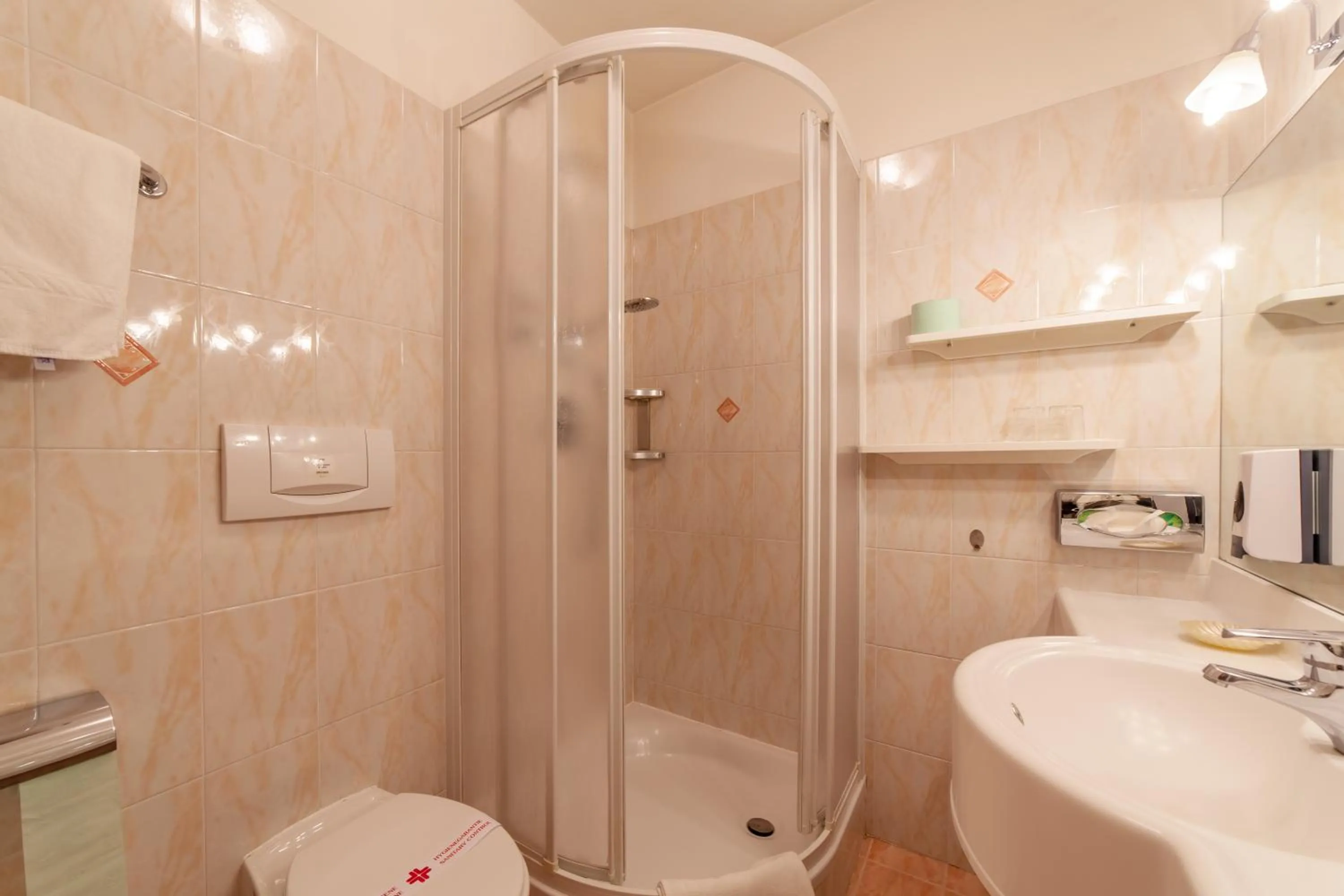 Shower in Frühstücks-Hotel Olympia