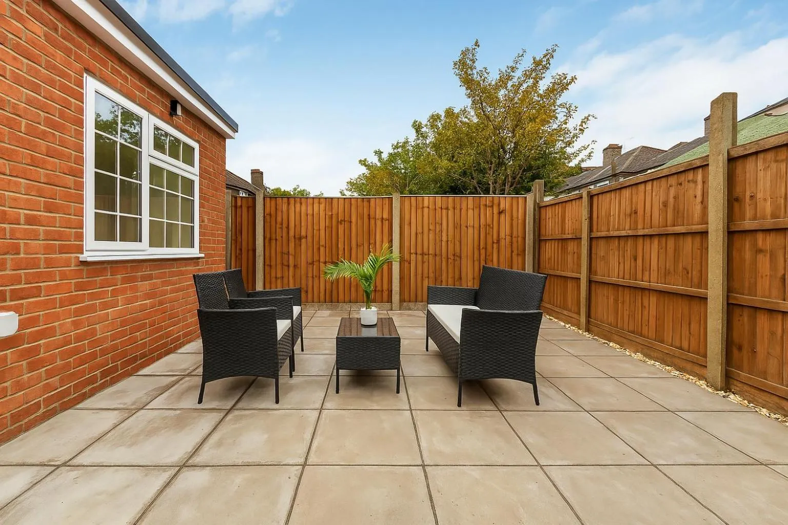 Dining area in 16 Pilcher Gate