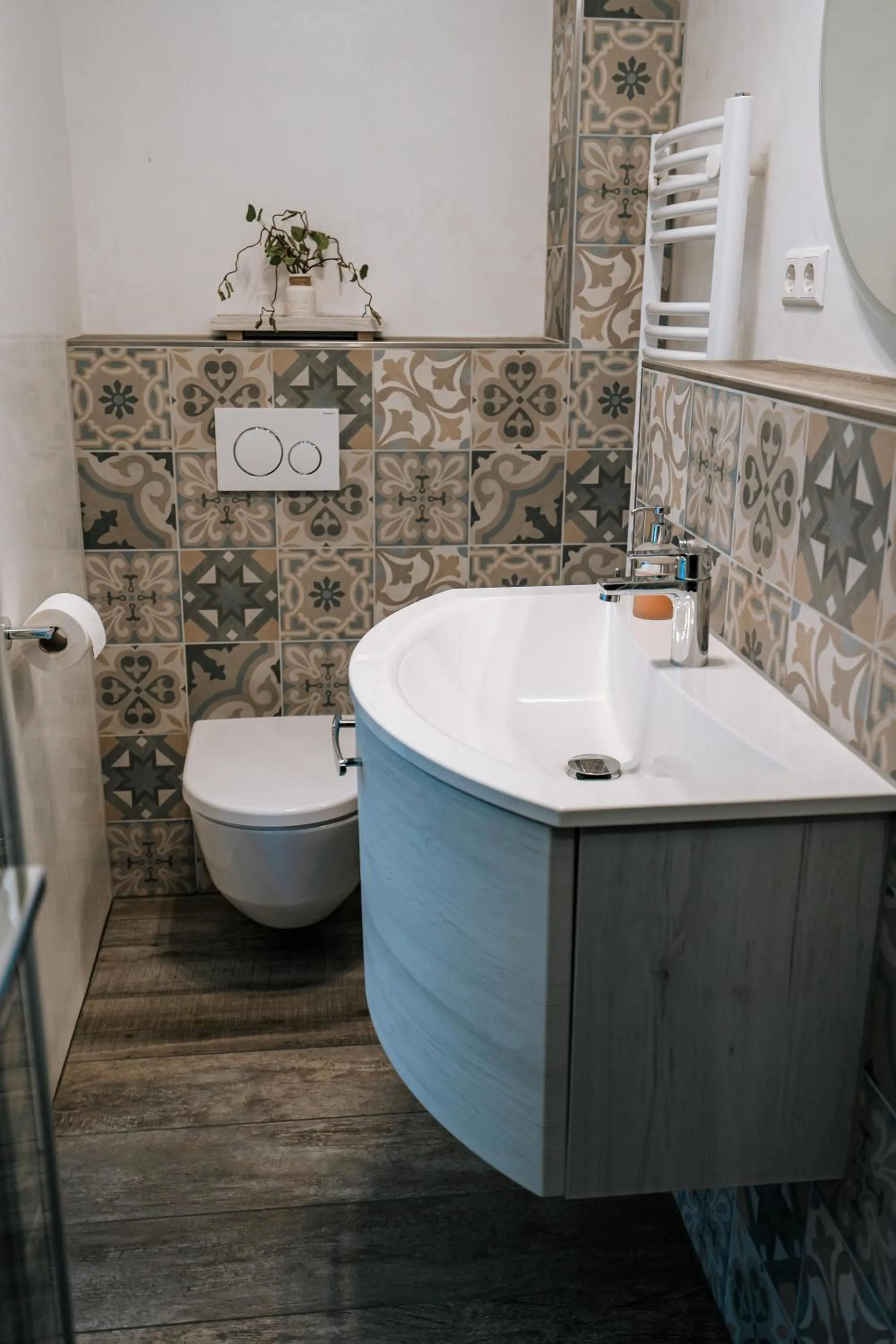 Toilet in Dill Hotel