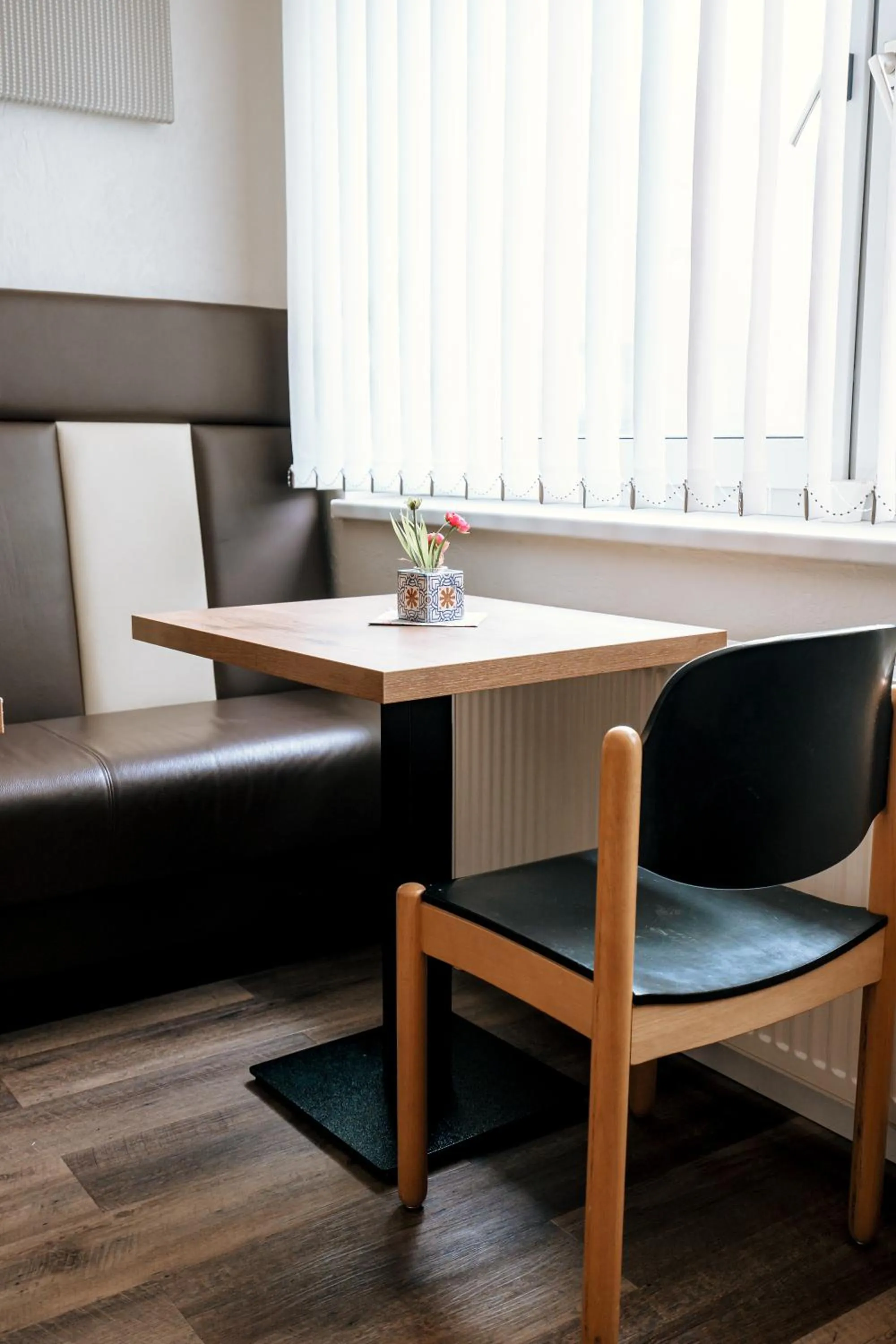 Seating area in Dill Hotel