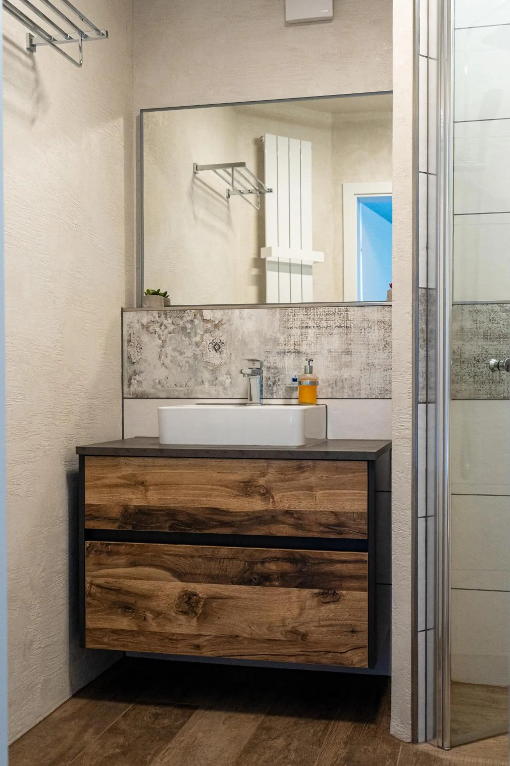 Shower in Dill Hotel