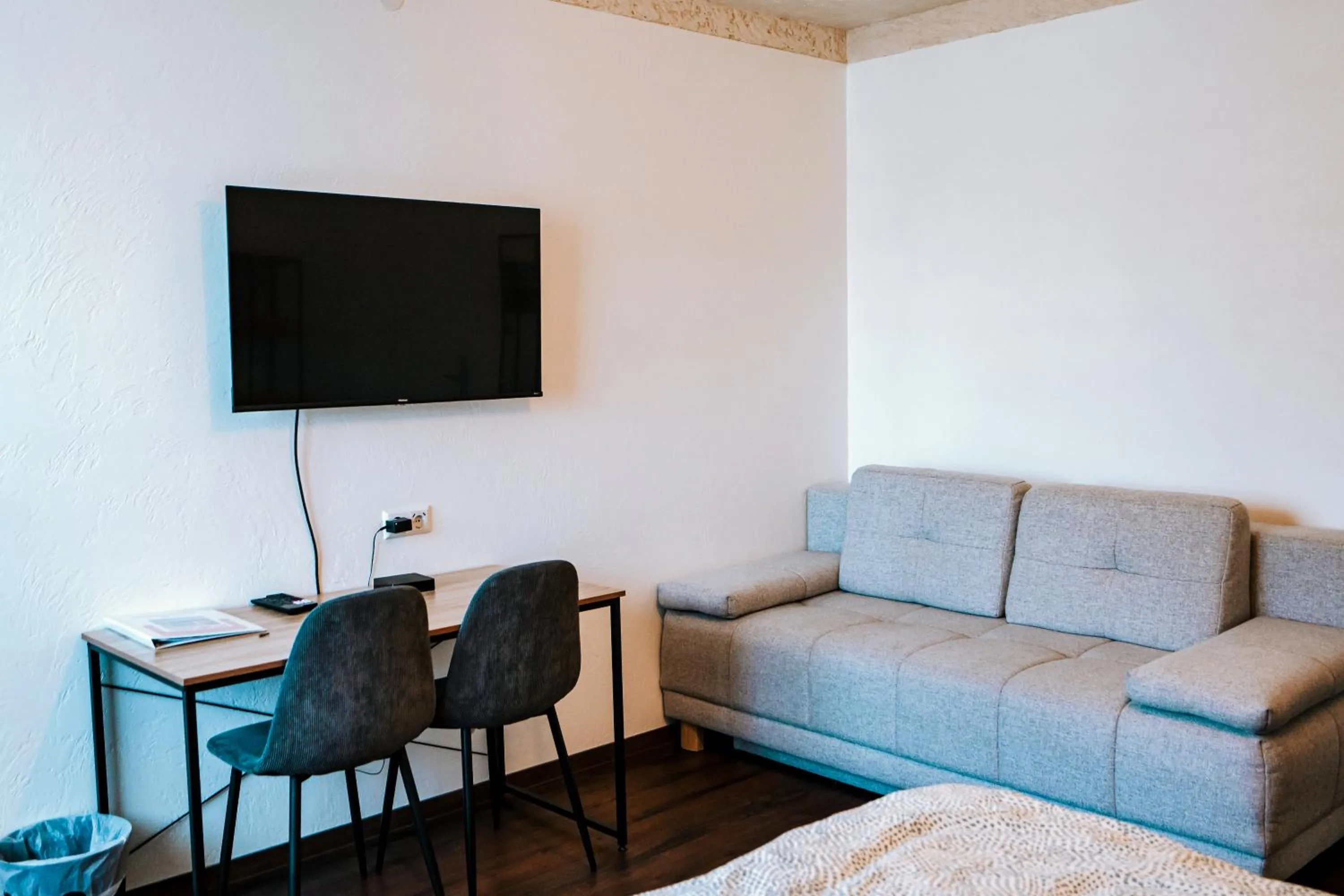 TV and multimedia in Dill Hotel