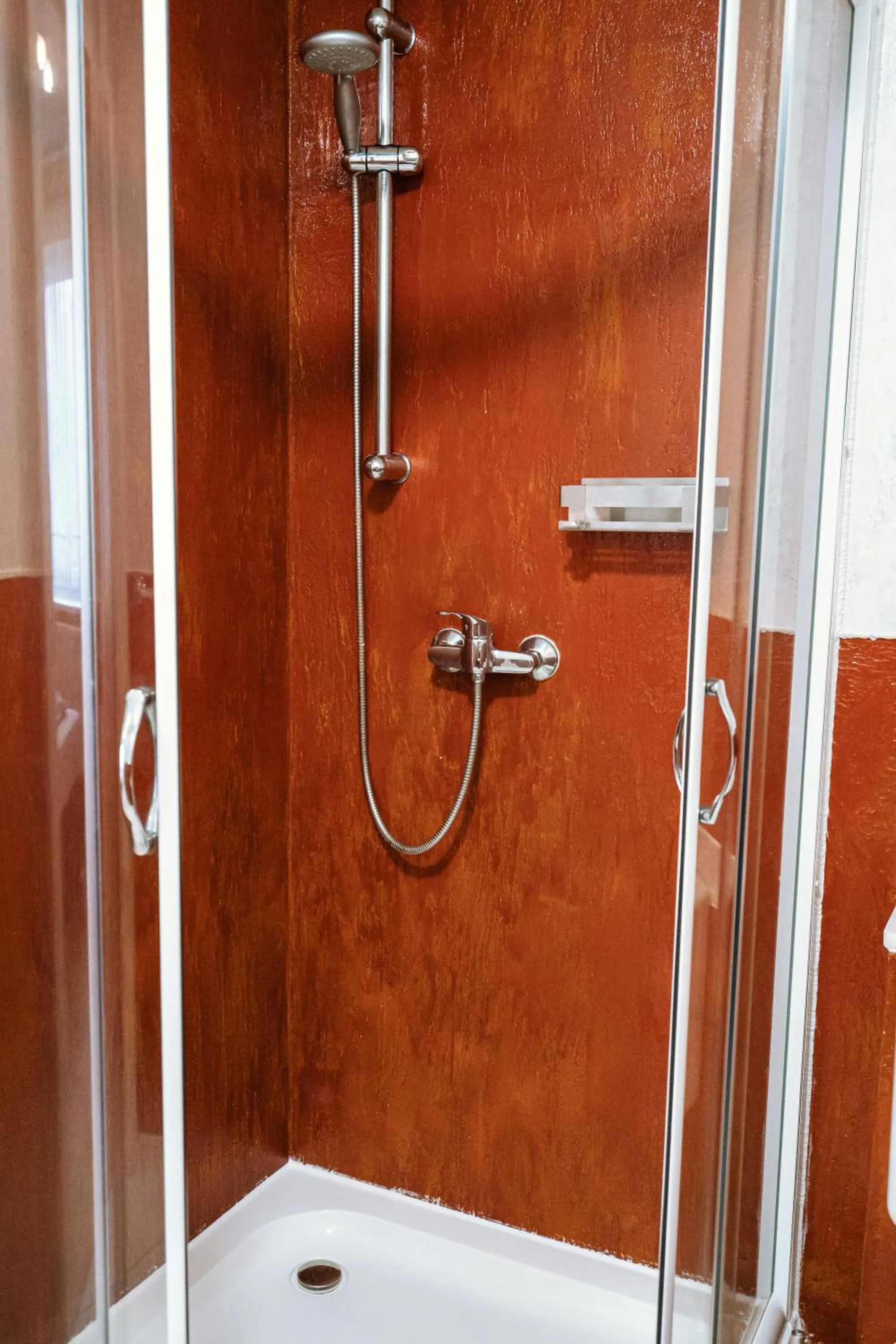 Shower in Dill Hotel