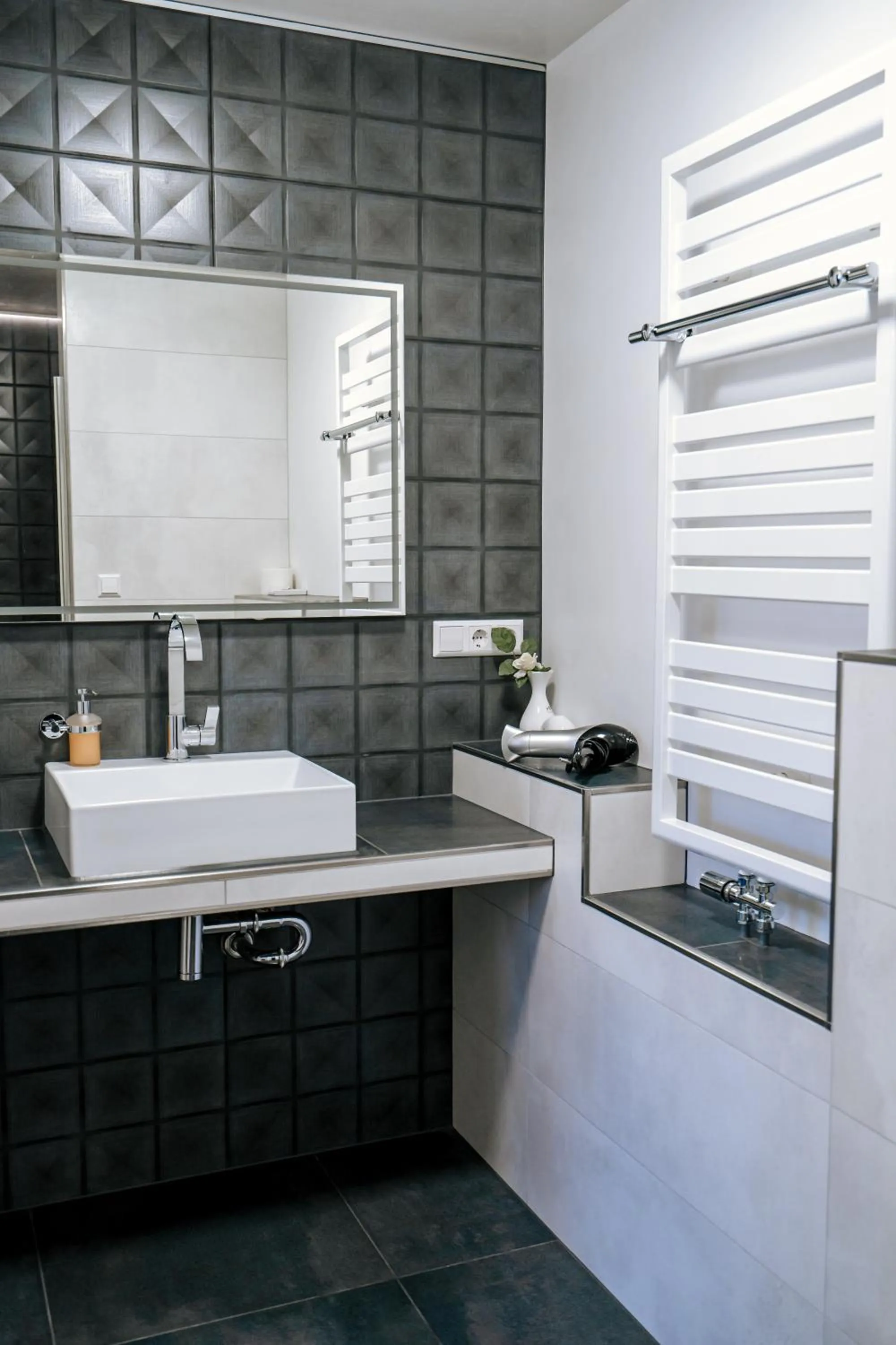 Shower in Dill Hotel