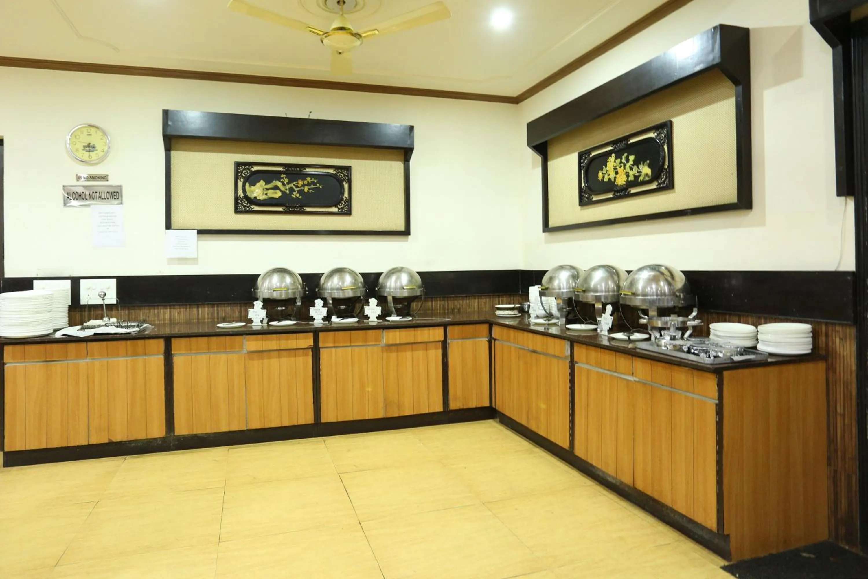 Restaurant/places to eat in ECKO Kasang Regency Hill Resort