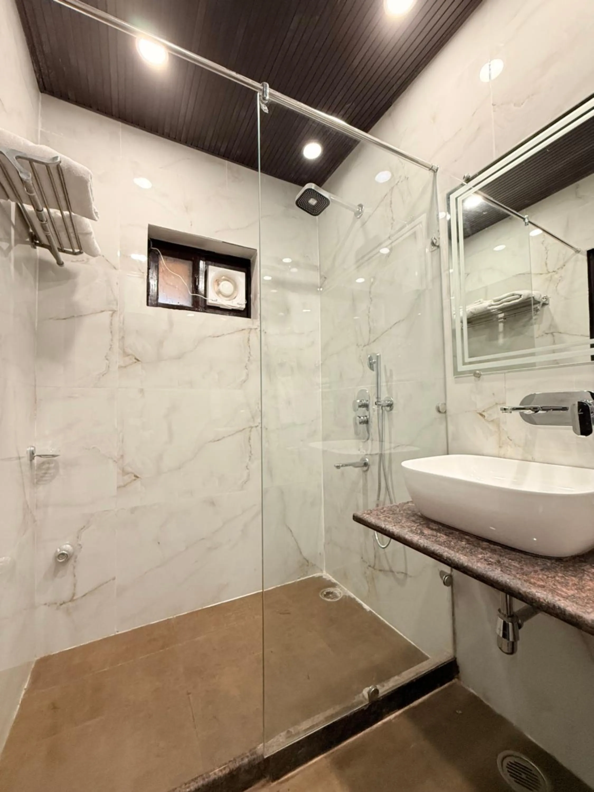 Shower in ECKO Kasang Regency Hill Resort