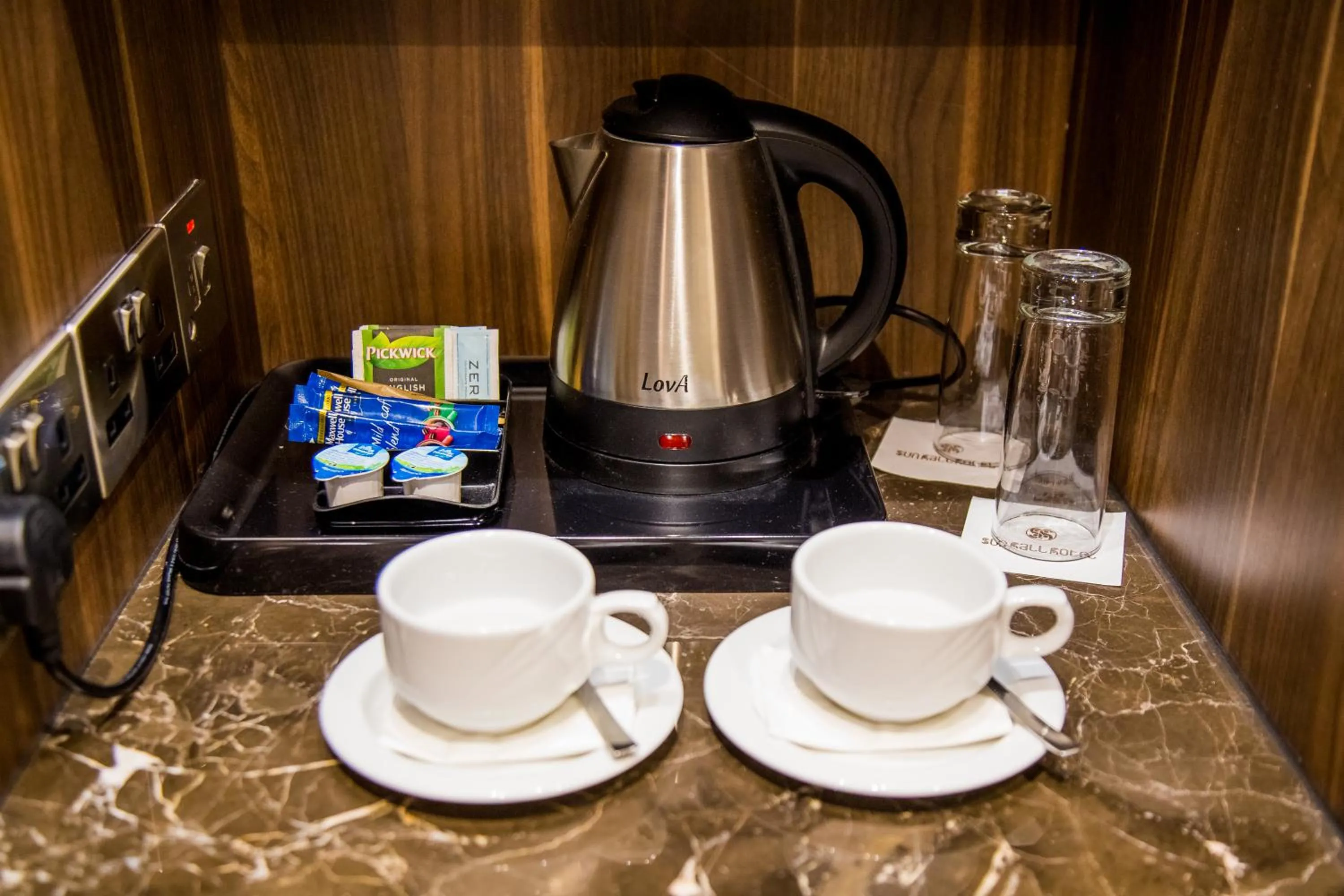 Coffee/tea facilities in Sun Hall Hotel