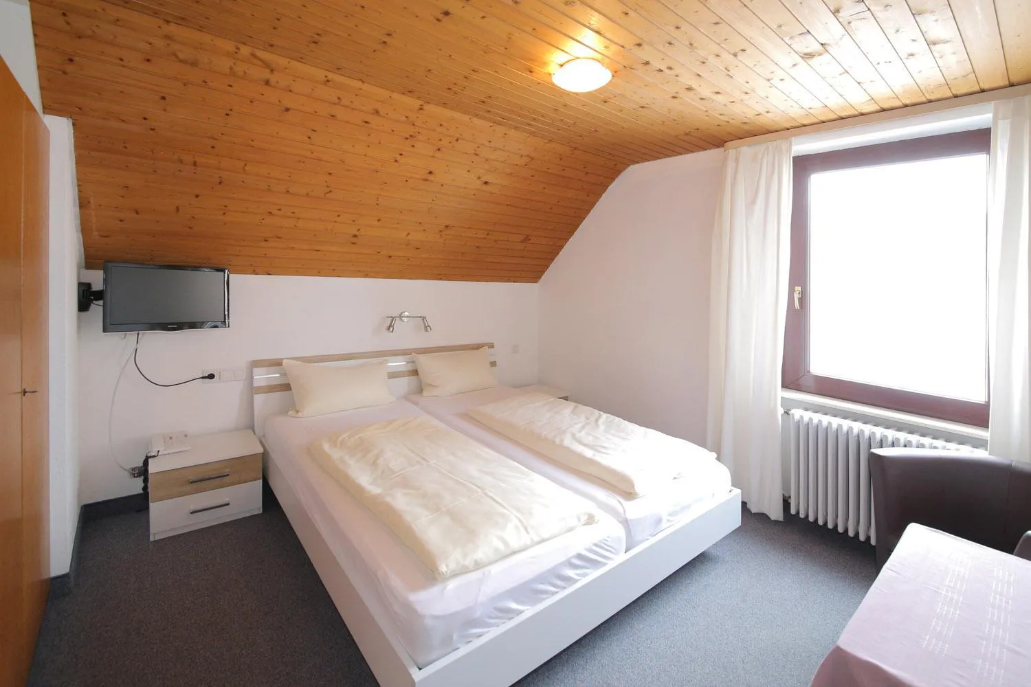 Bed in Hotel Platzhirsch