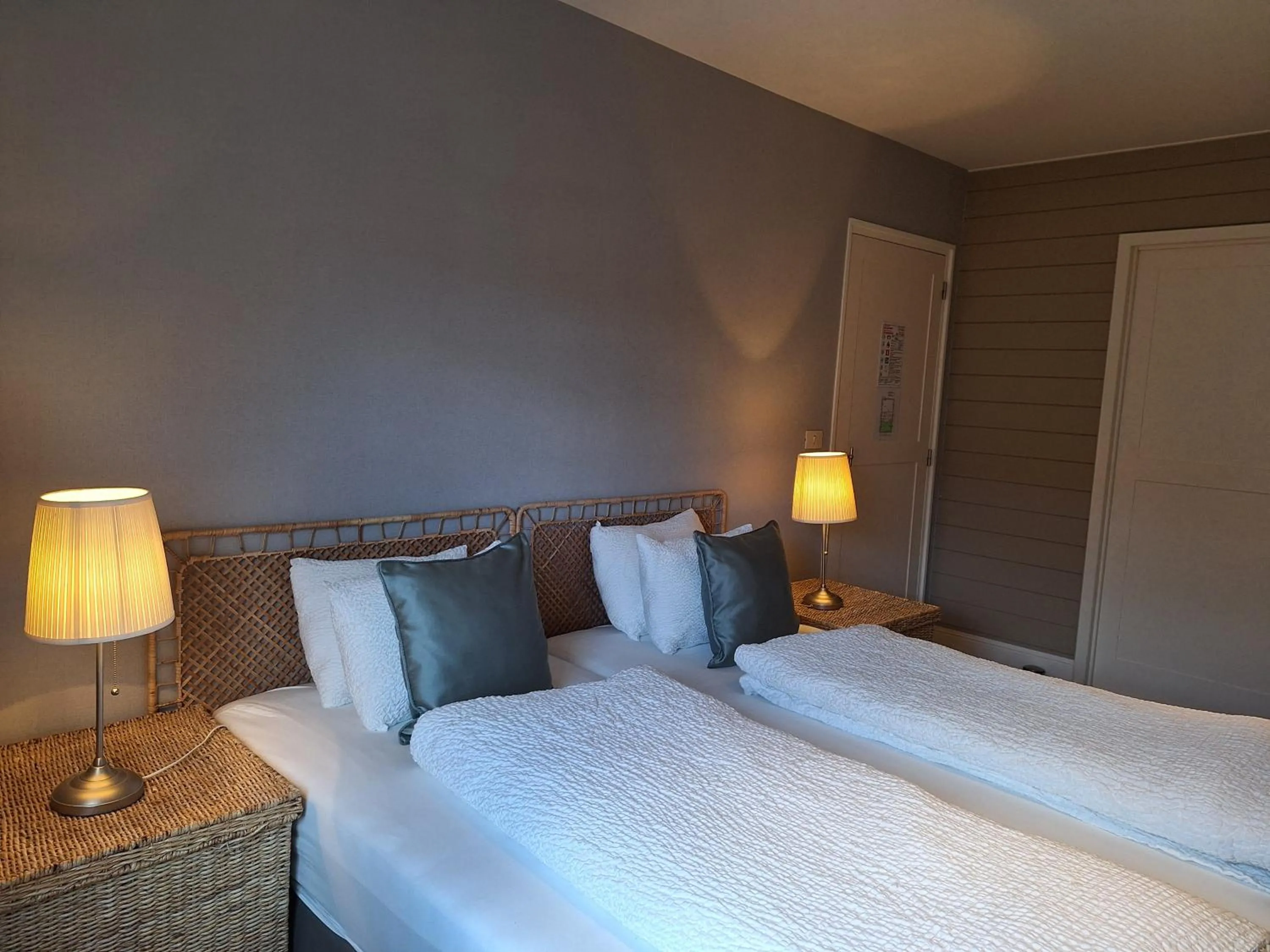 Bed in Casa-Cosi, tourist & business suites & flats with reserved parking included, private sauna