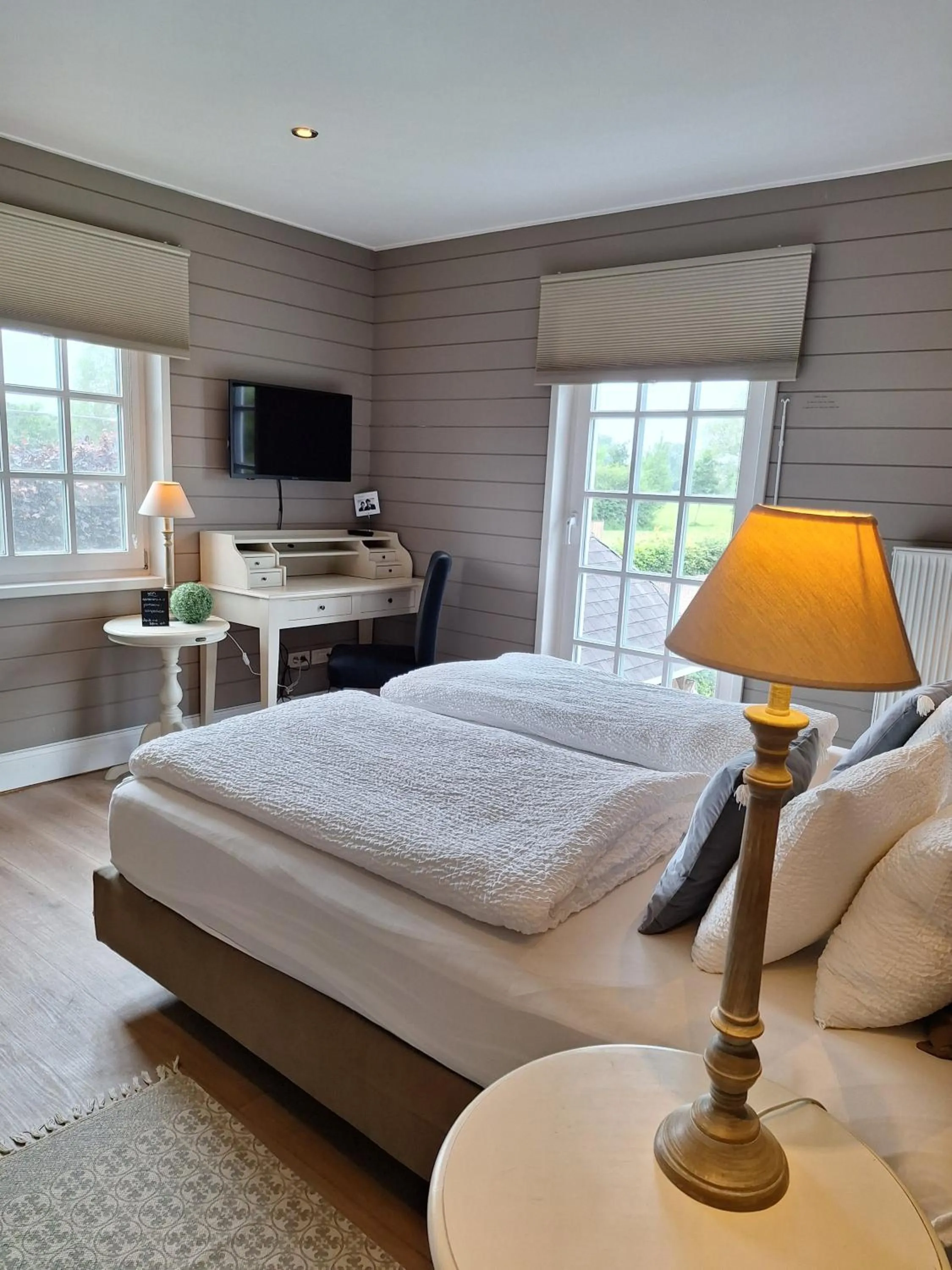 Bed in Casa-Cosi, tourist & business suites & flats with reserved parking included, private sauna
