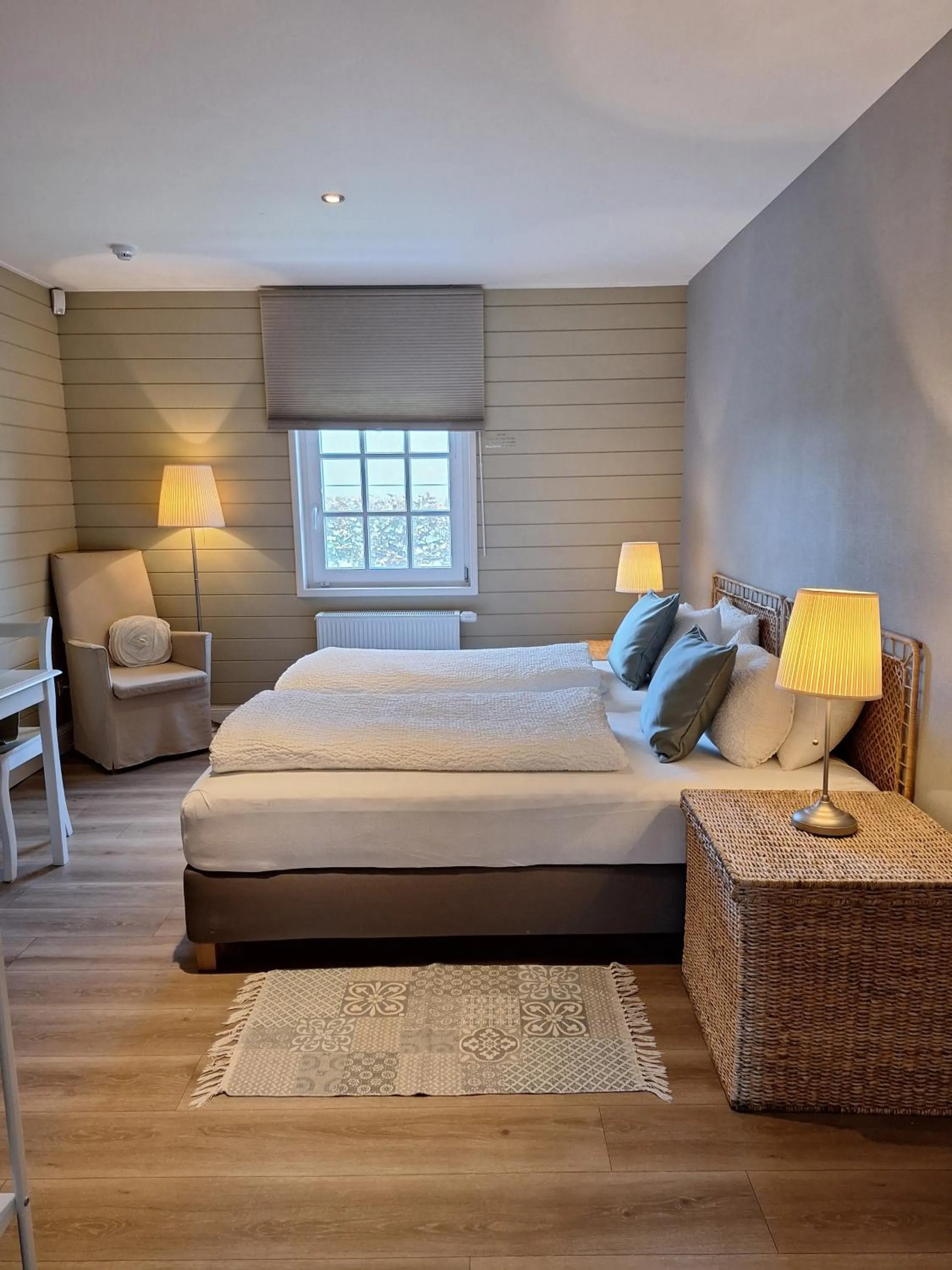 Bed in Casa-Cosi, tourist & business suites & flats with reserved parking included, private sauna