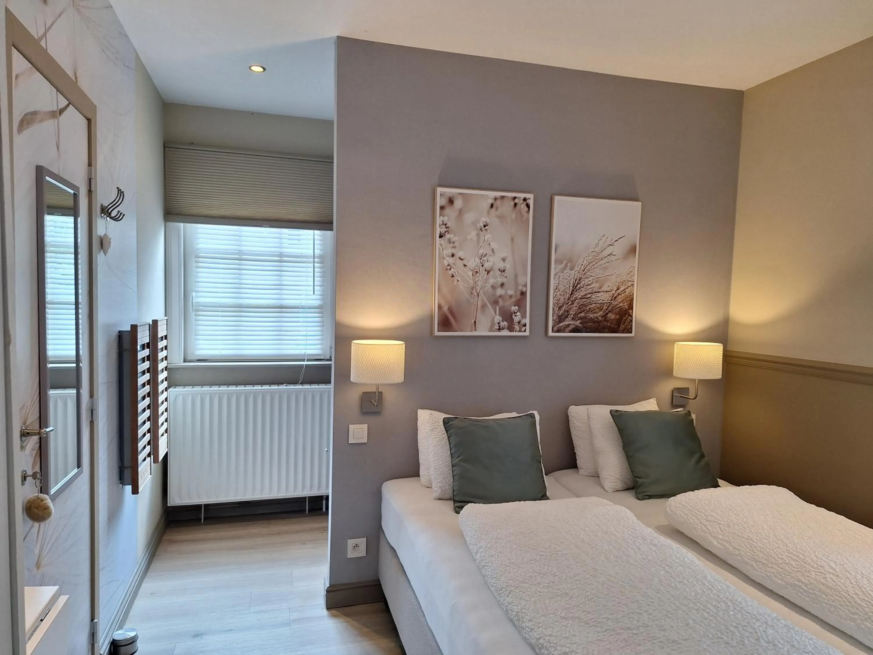 Bed in Casa-Cosi, tourist & business suites & flats with reserved parking included, private sauna