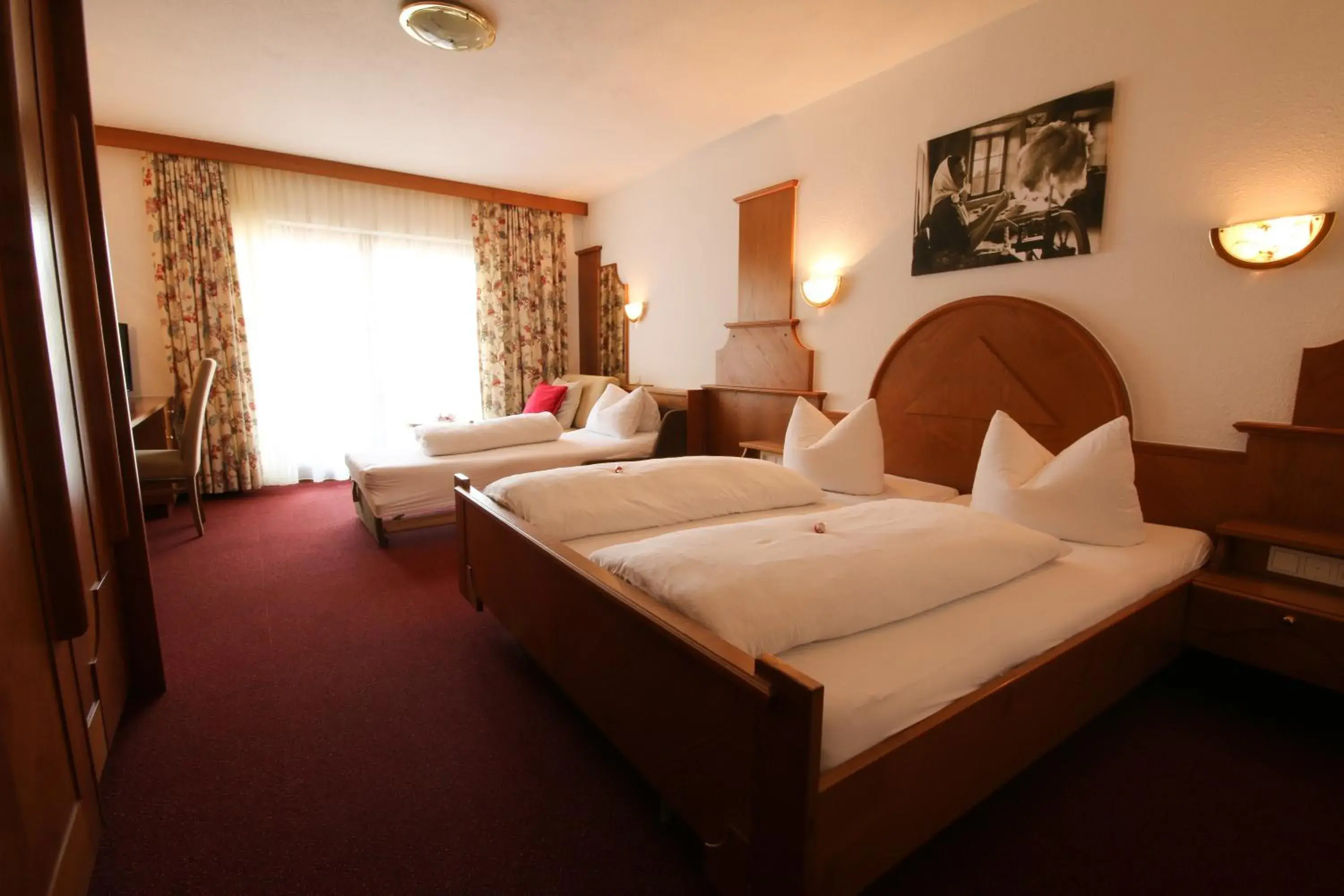 Triple Room in Hotel Gasthof Neuner Triple Room in Hotel Gasthof Neuner